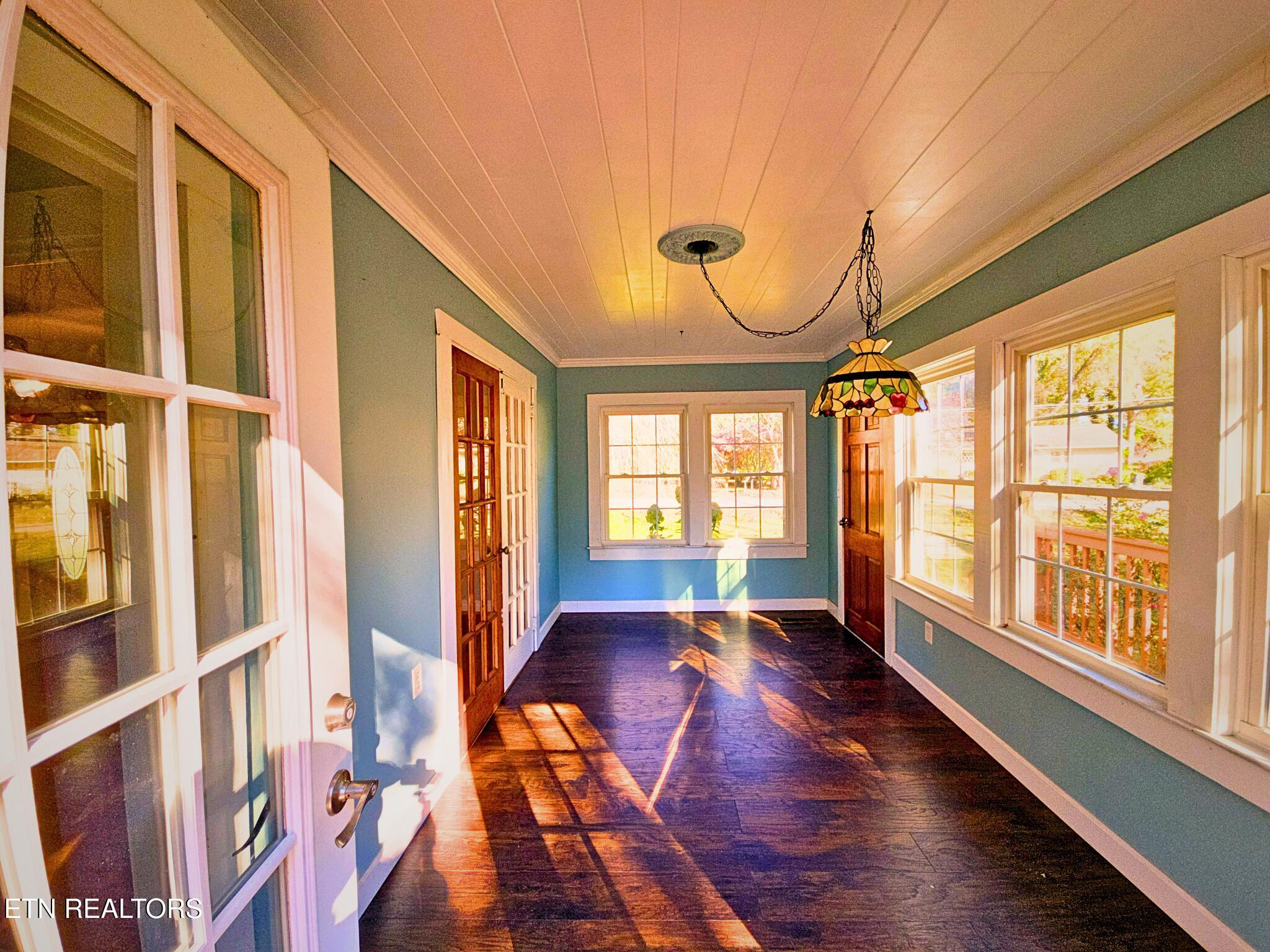 709 Southern Parkway Property Photo 32