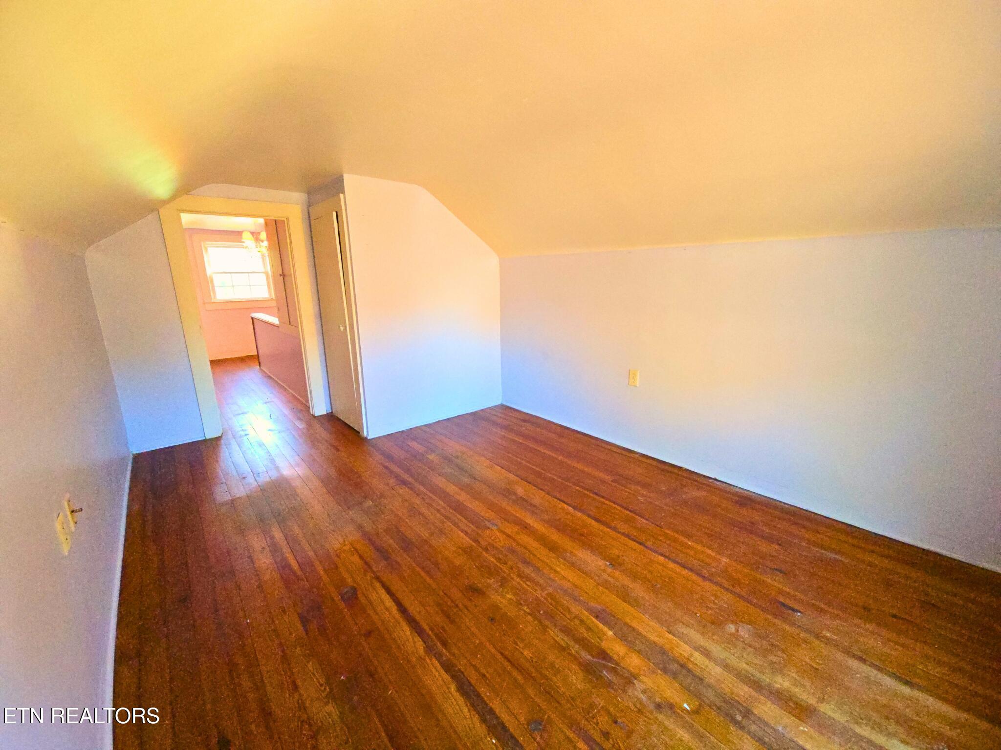 709 Southern Parkway Property Photo 37