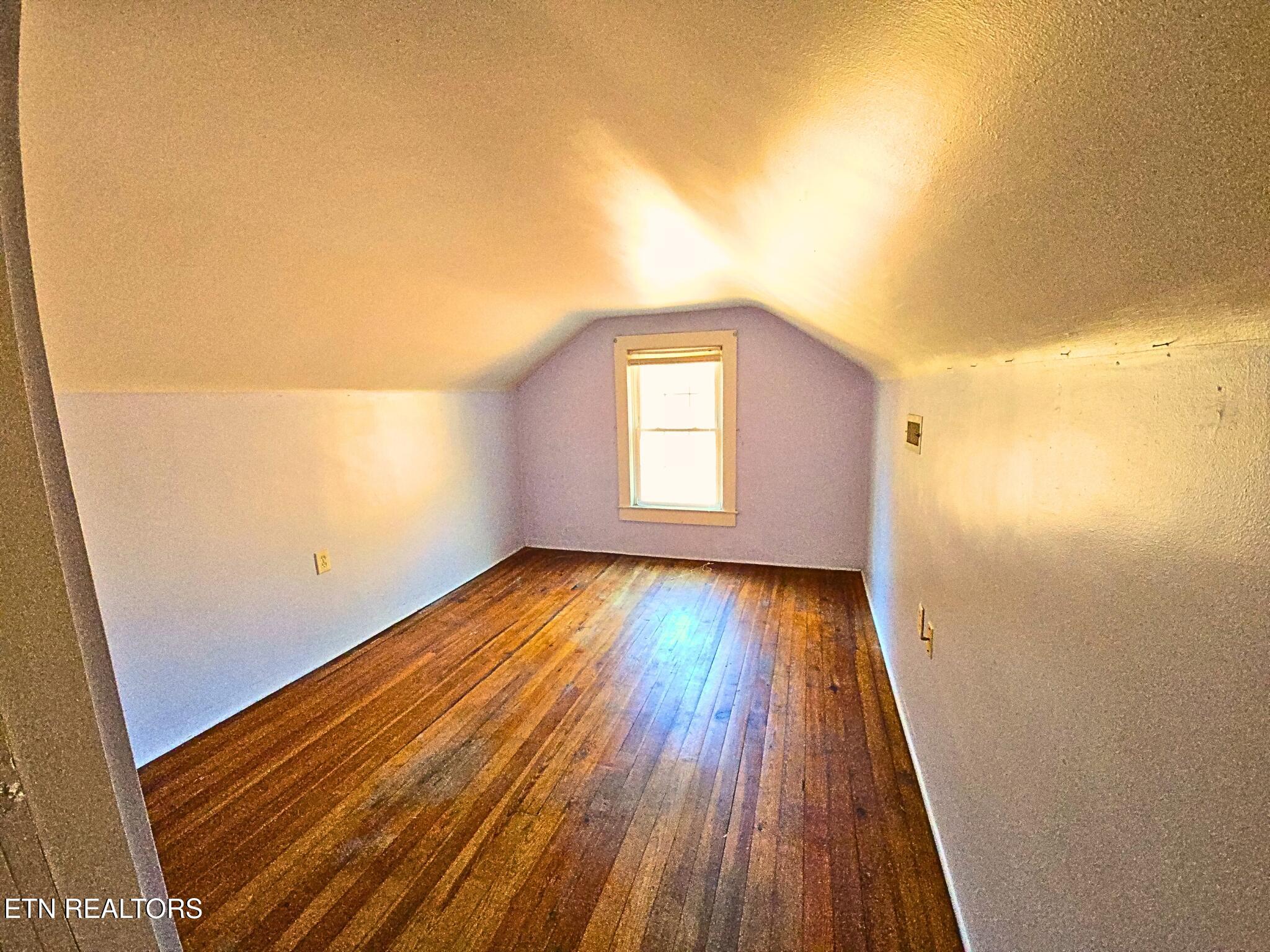 709 Southern Parkway Property Photo 38