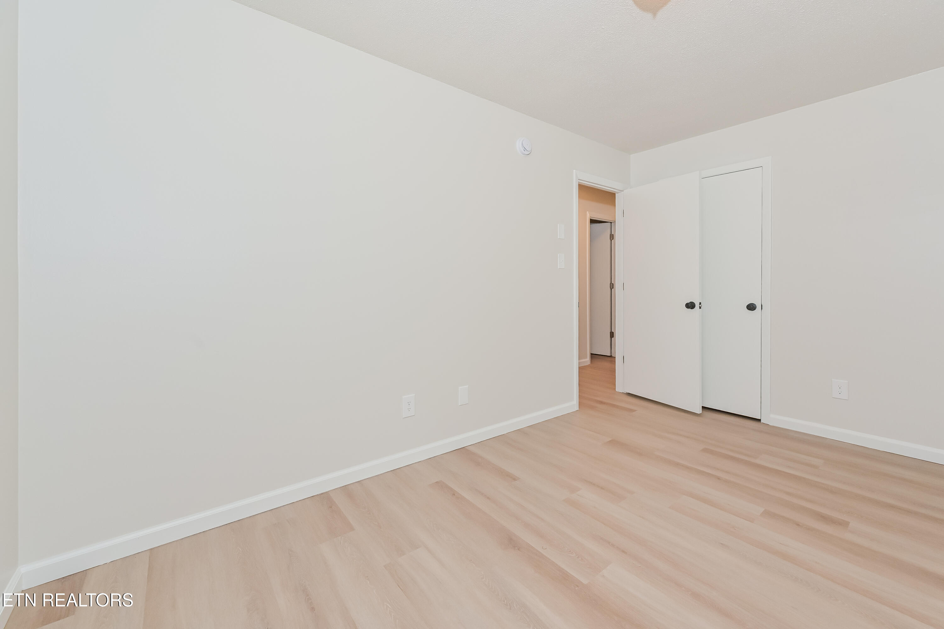 5622 Burbury Lane Property Photo 8