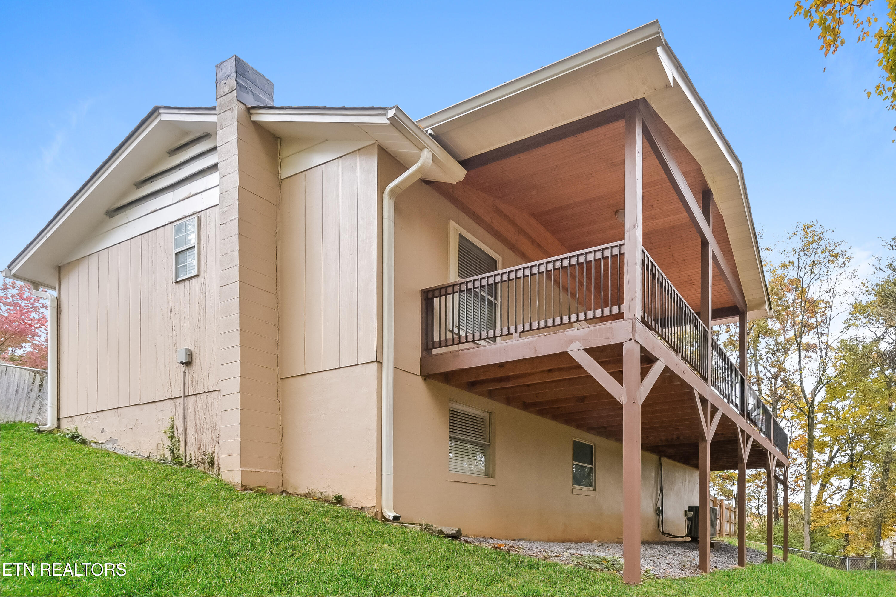 5622 Burbury Lane Property Photo 17