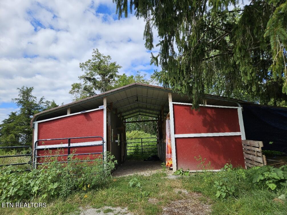 516 Cumberland Estates Rd Property Photo 2