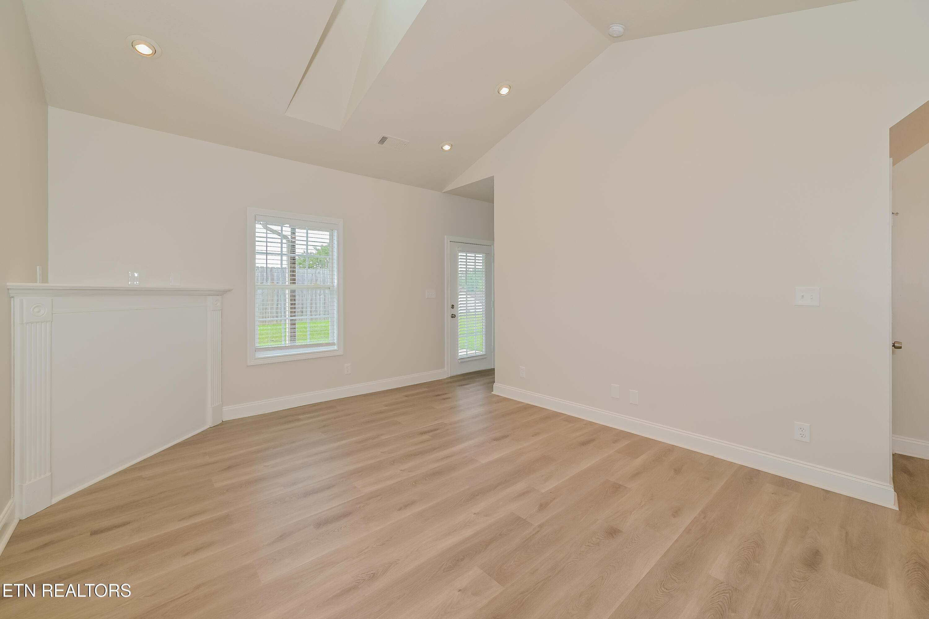 7427 Earl Gray Way Property Photo 2