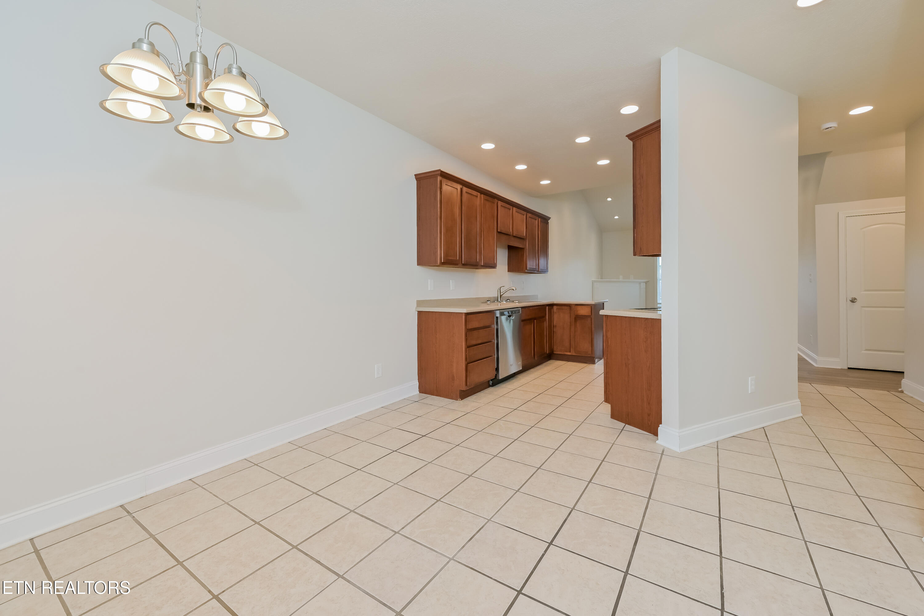 7427 Earl Gray Way Property Photo 4