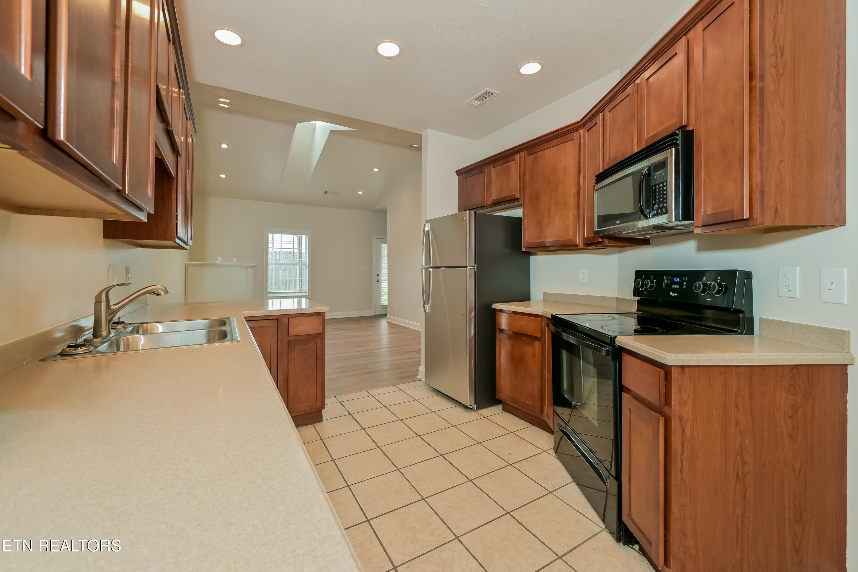 7427 Earl Gray Way Property Photo 6