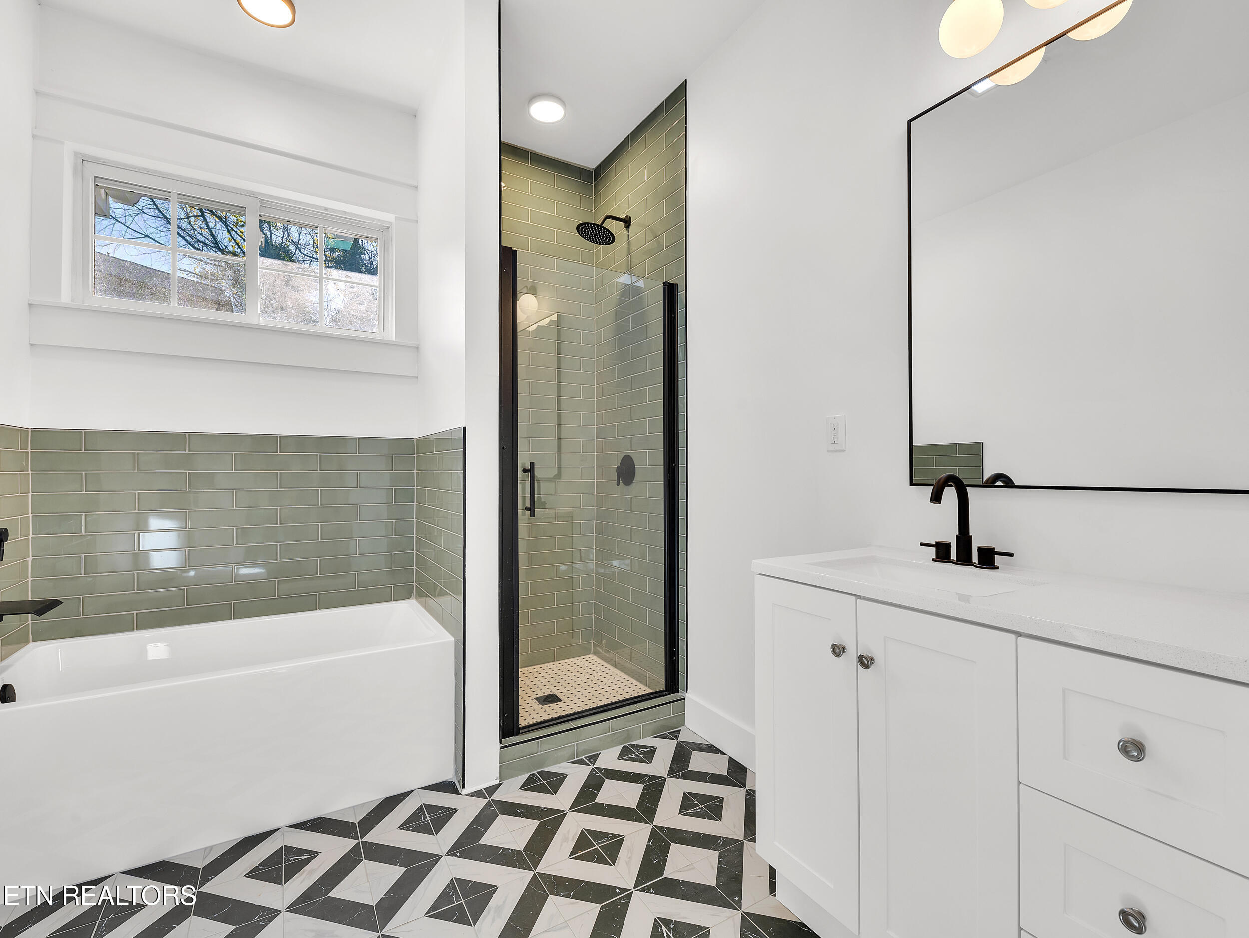 2219 Lincoln St Property Photo 15