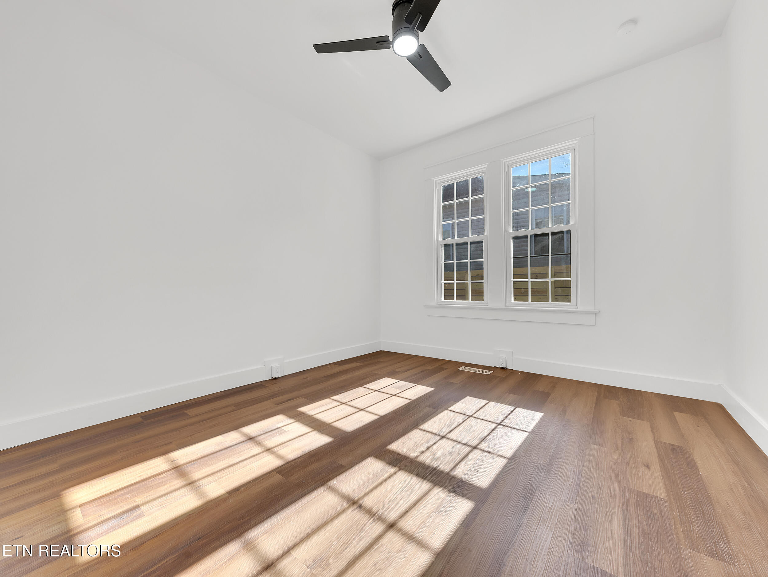 2219 Lincoln St Property Photo 19