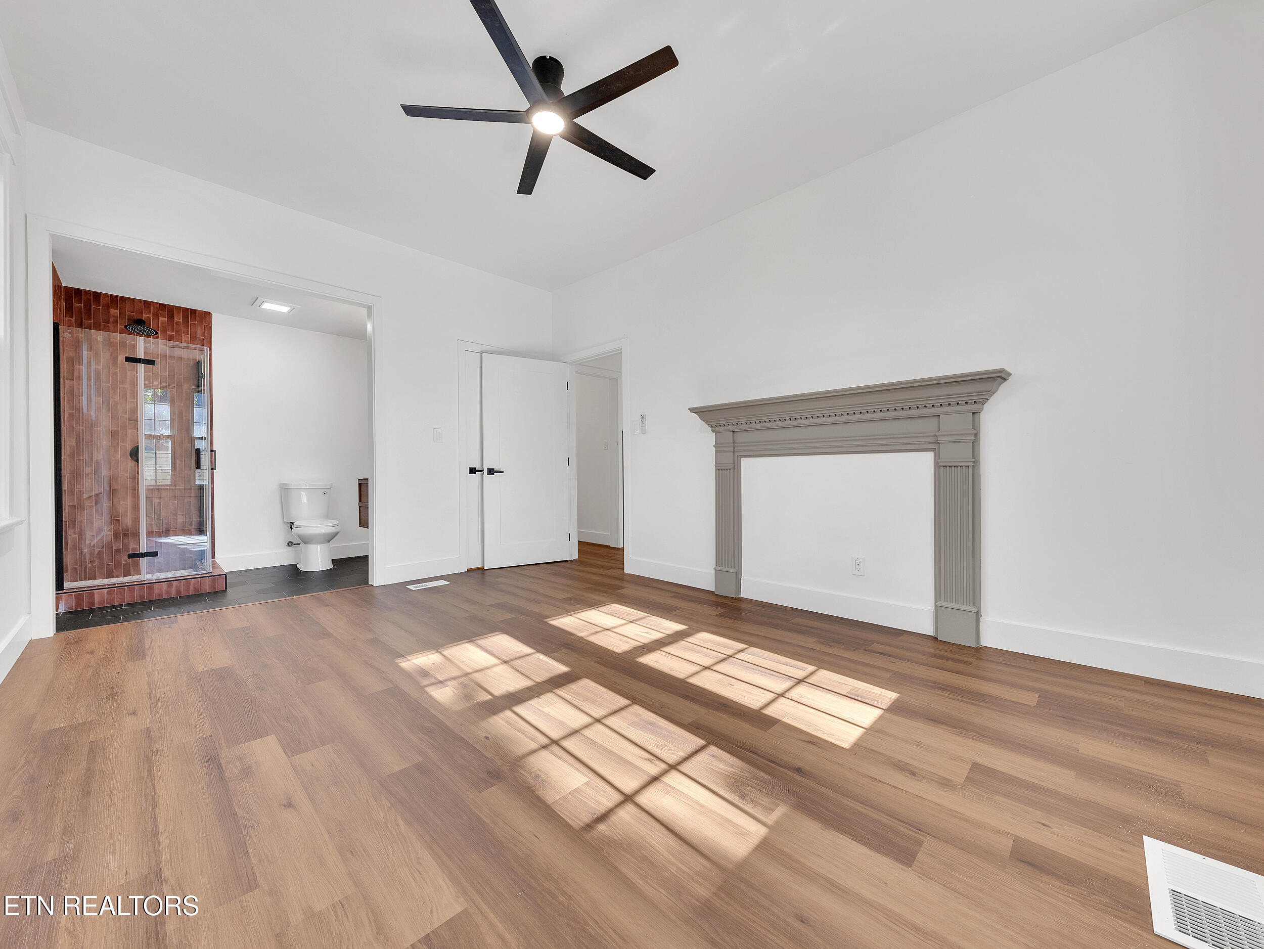 2219 Lincoln St Property Photo 23