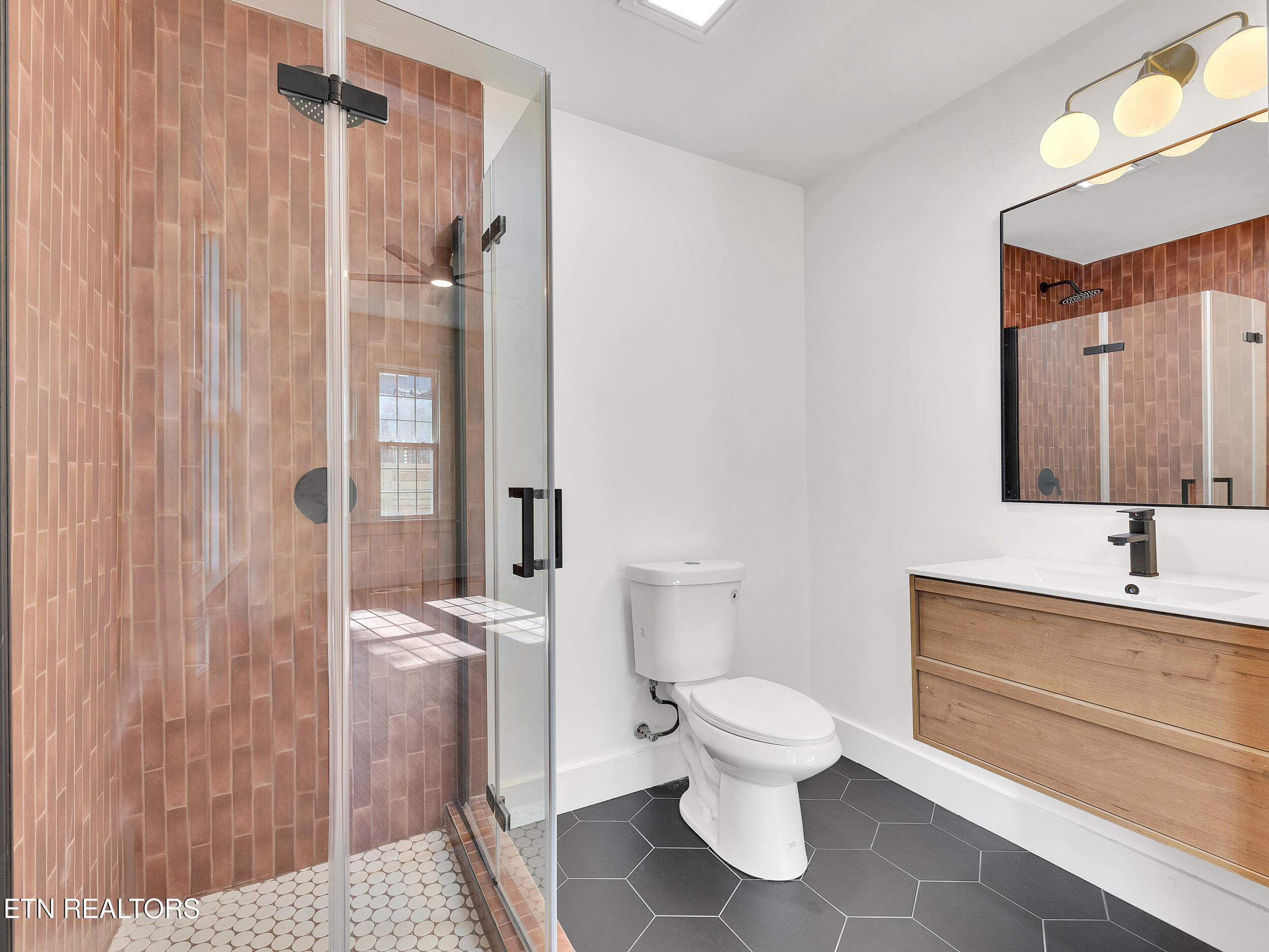 2219 Lincoln St Property Photo 24