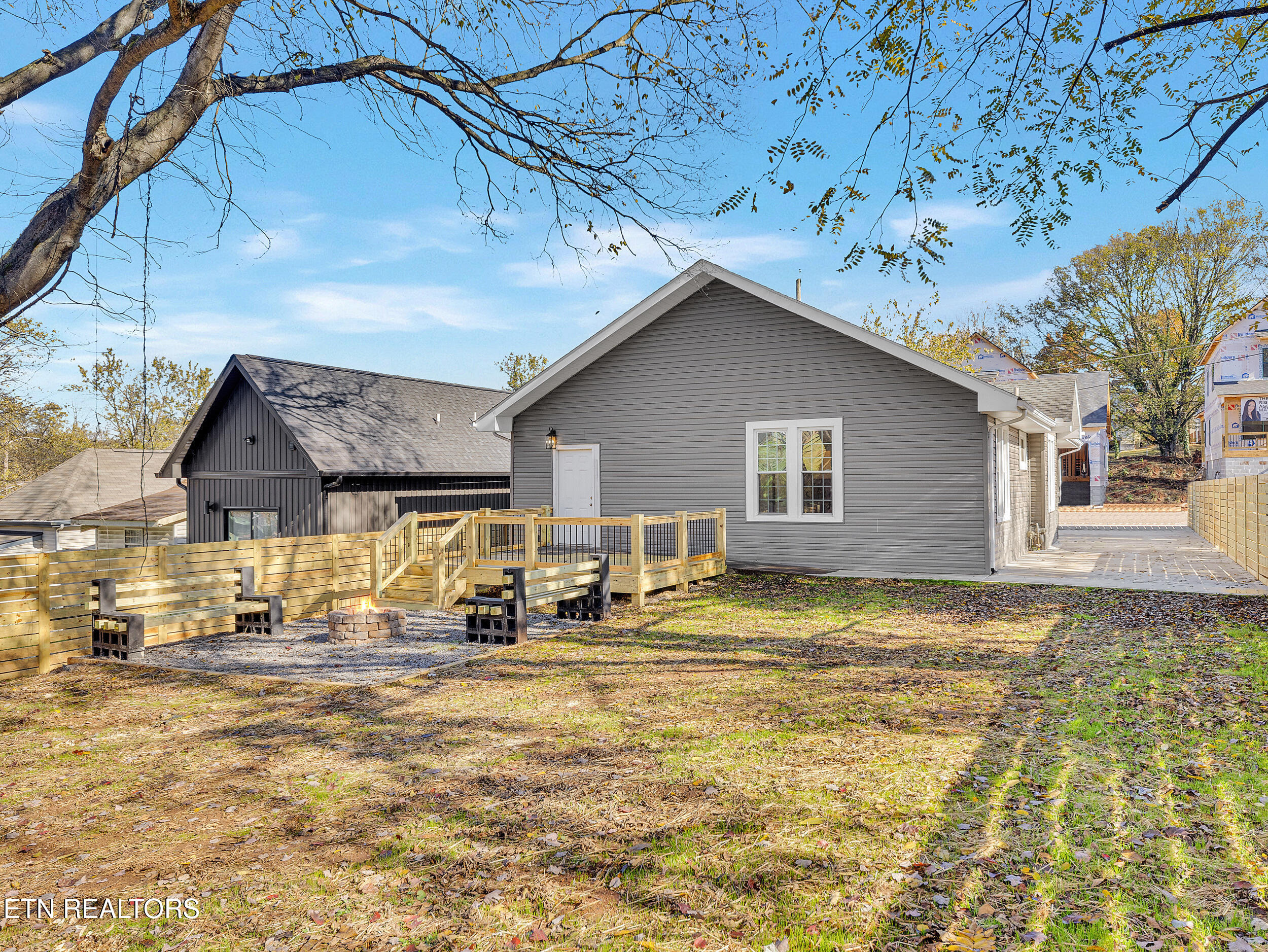 2219 Lincoln St Property Photo 29