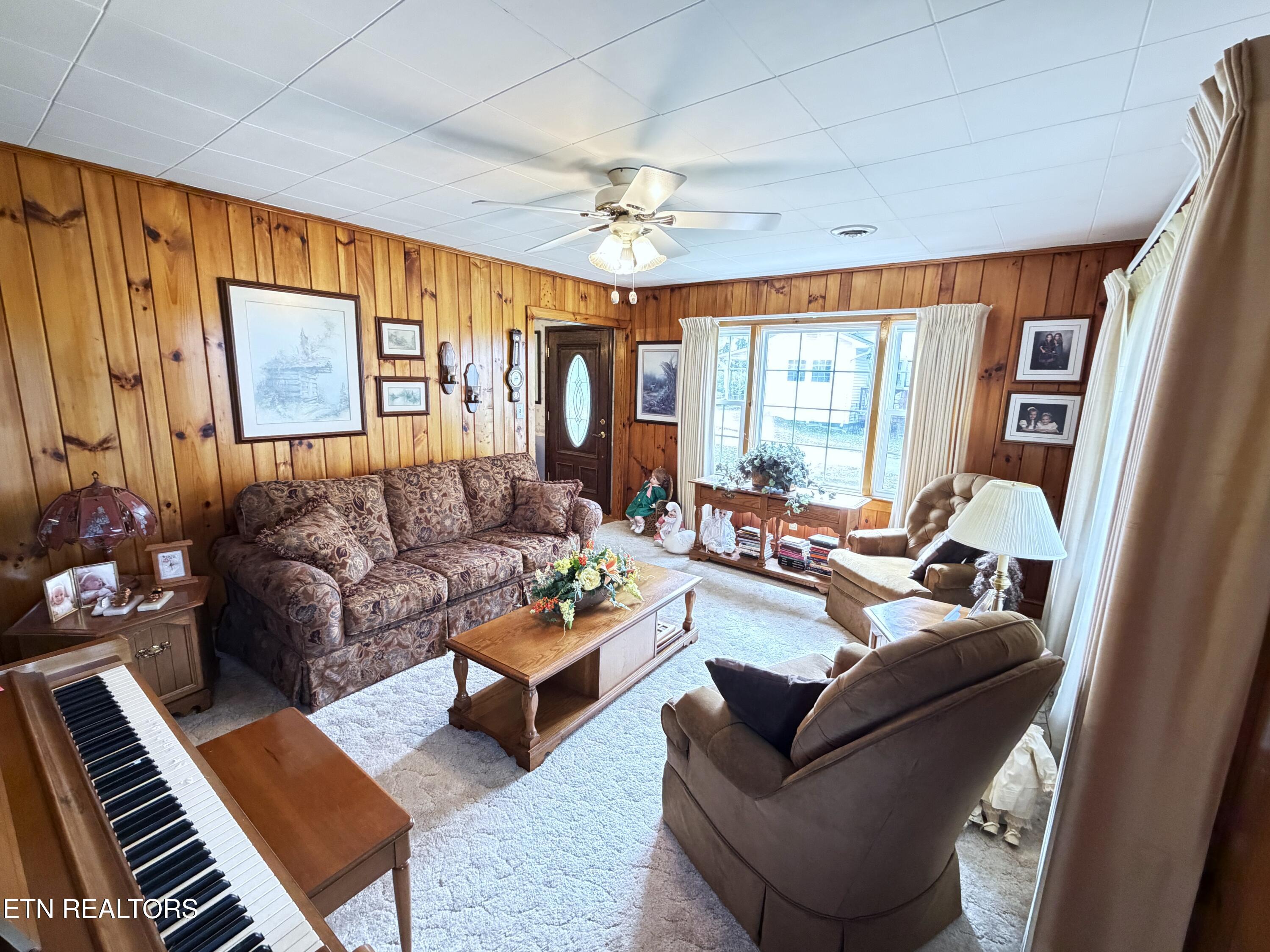 115 S Sunset St Property Photo 8