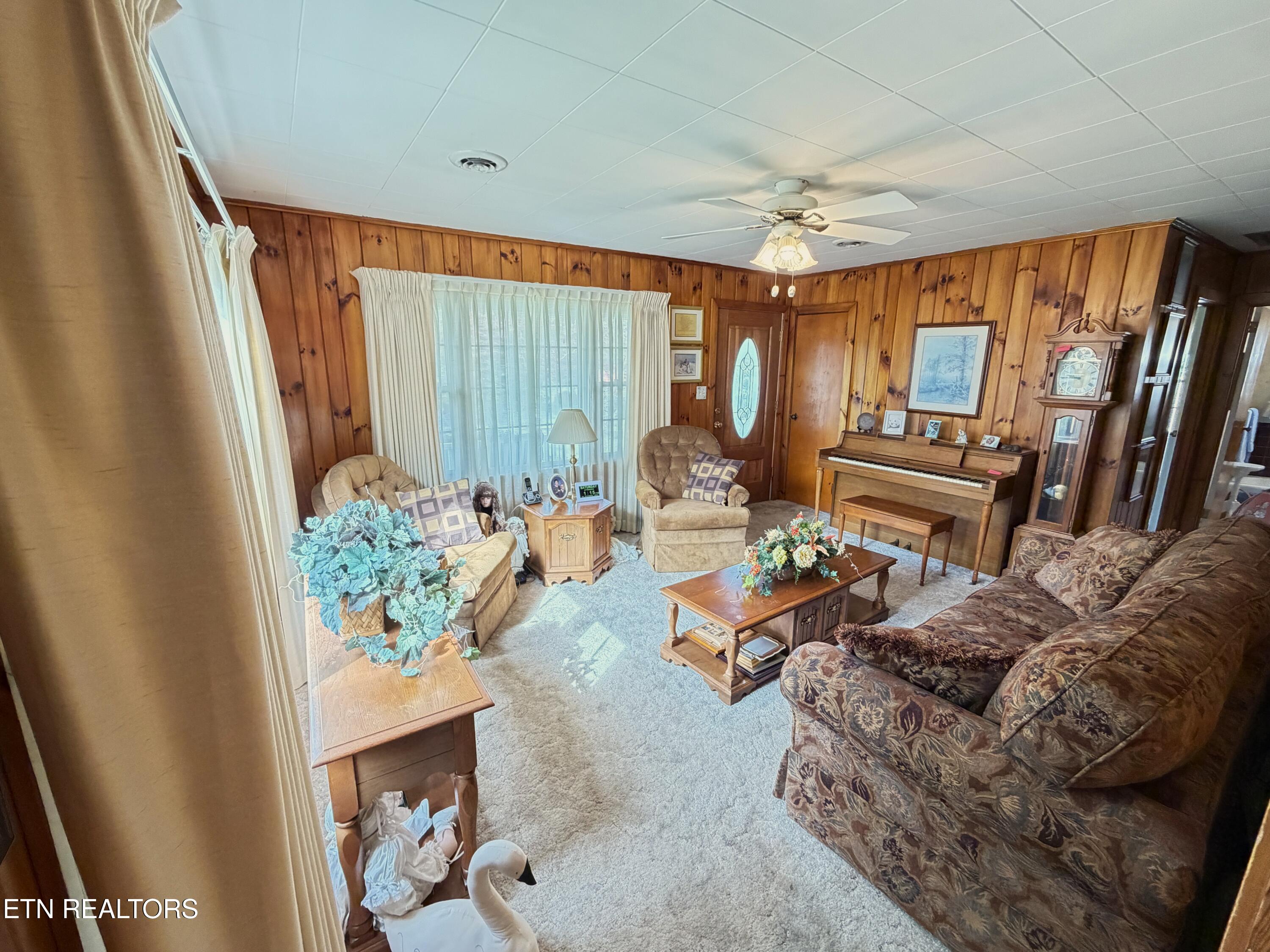 115 S Sunset St Property Photo 9