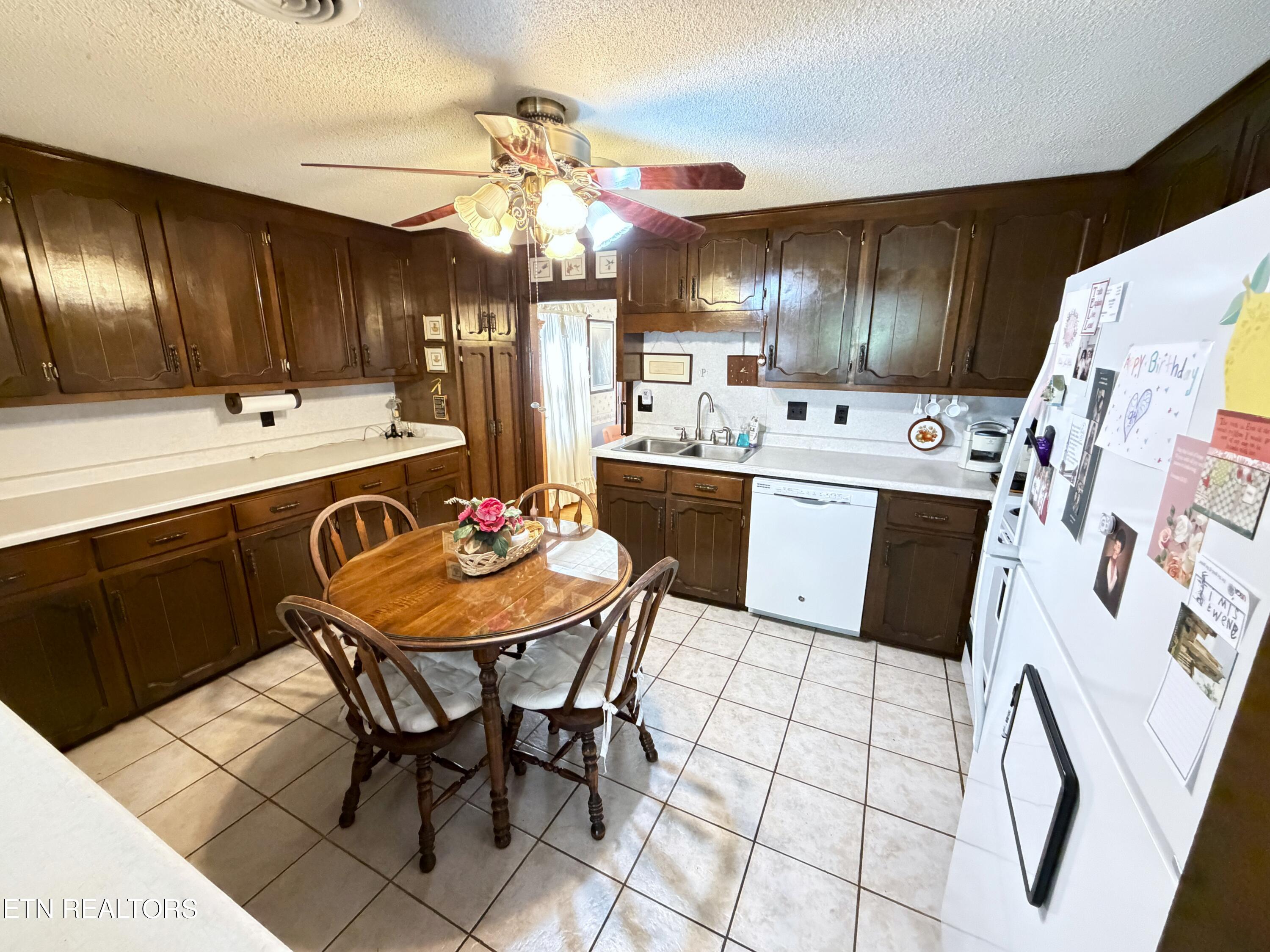 115 S Sunset St Property Photo 11