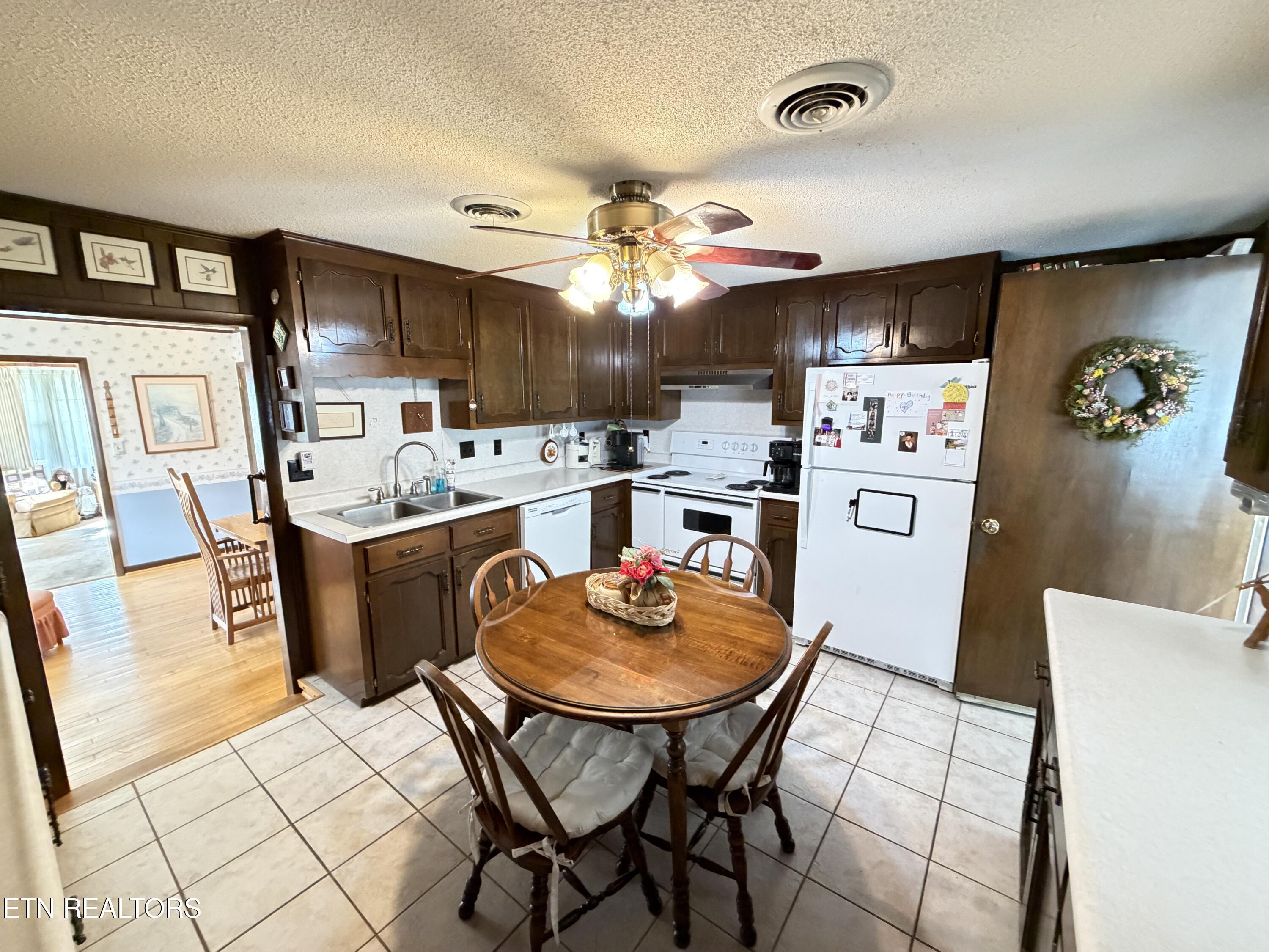 115 S Sunset St Property Photo 12