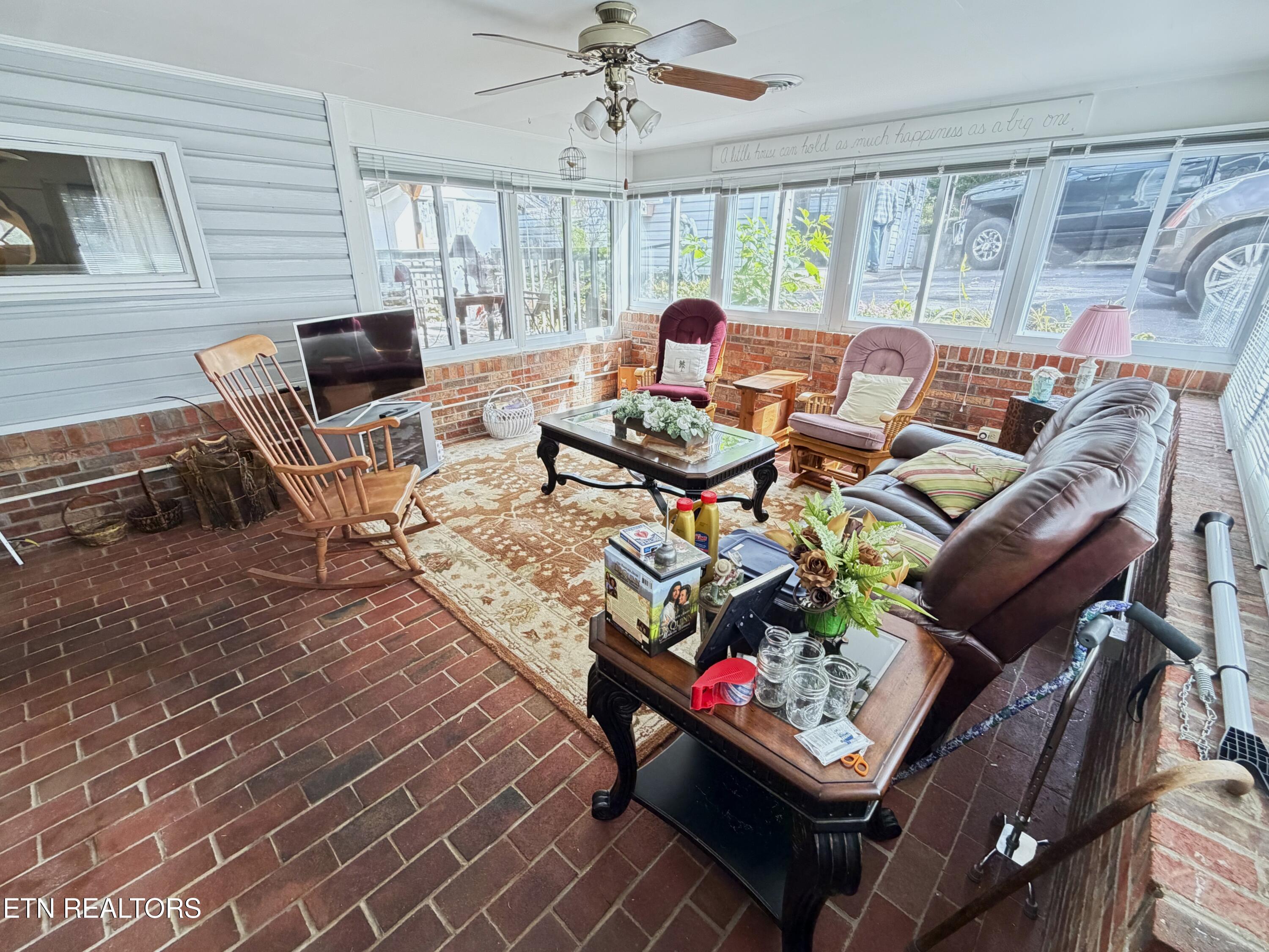 115 S Sunset St Property Photo 16