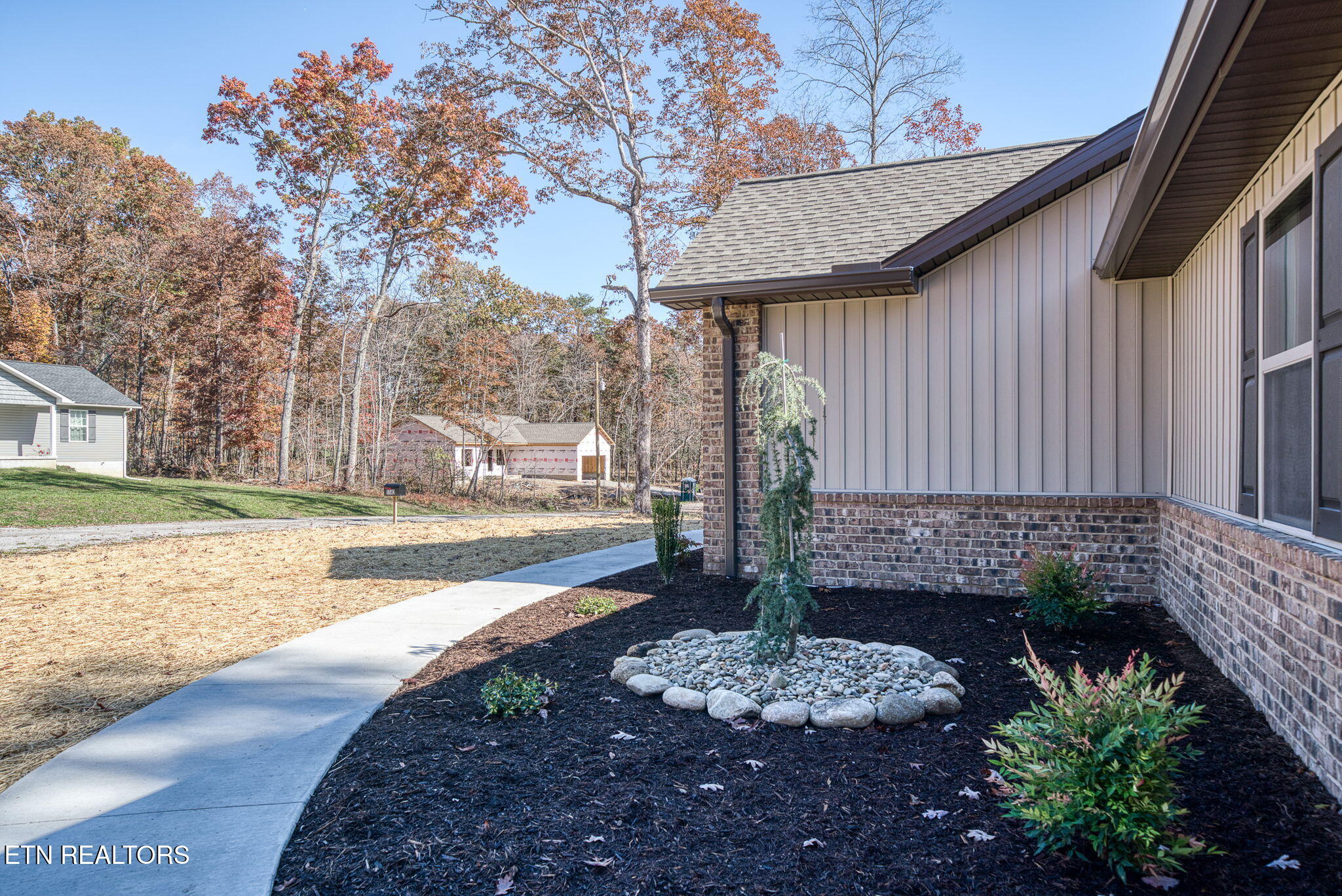 1001 Grey Eagle Drive Property Photo 4