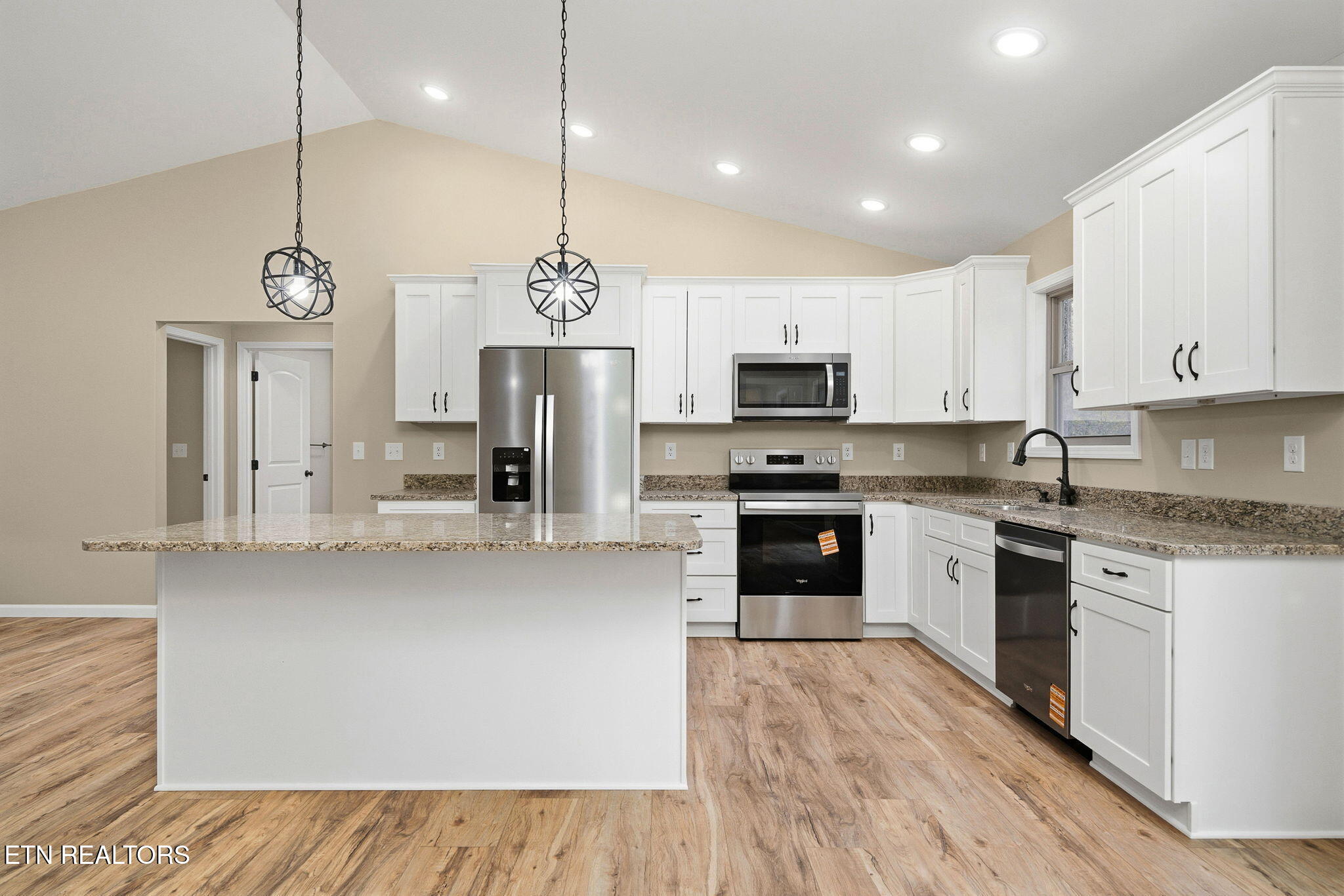 1001 Grey Eagle Drive Property Photo 10