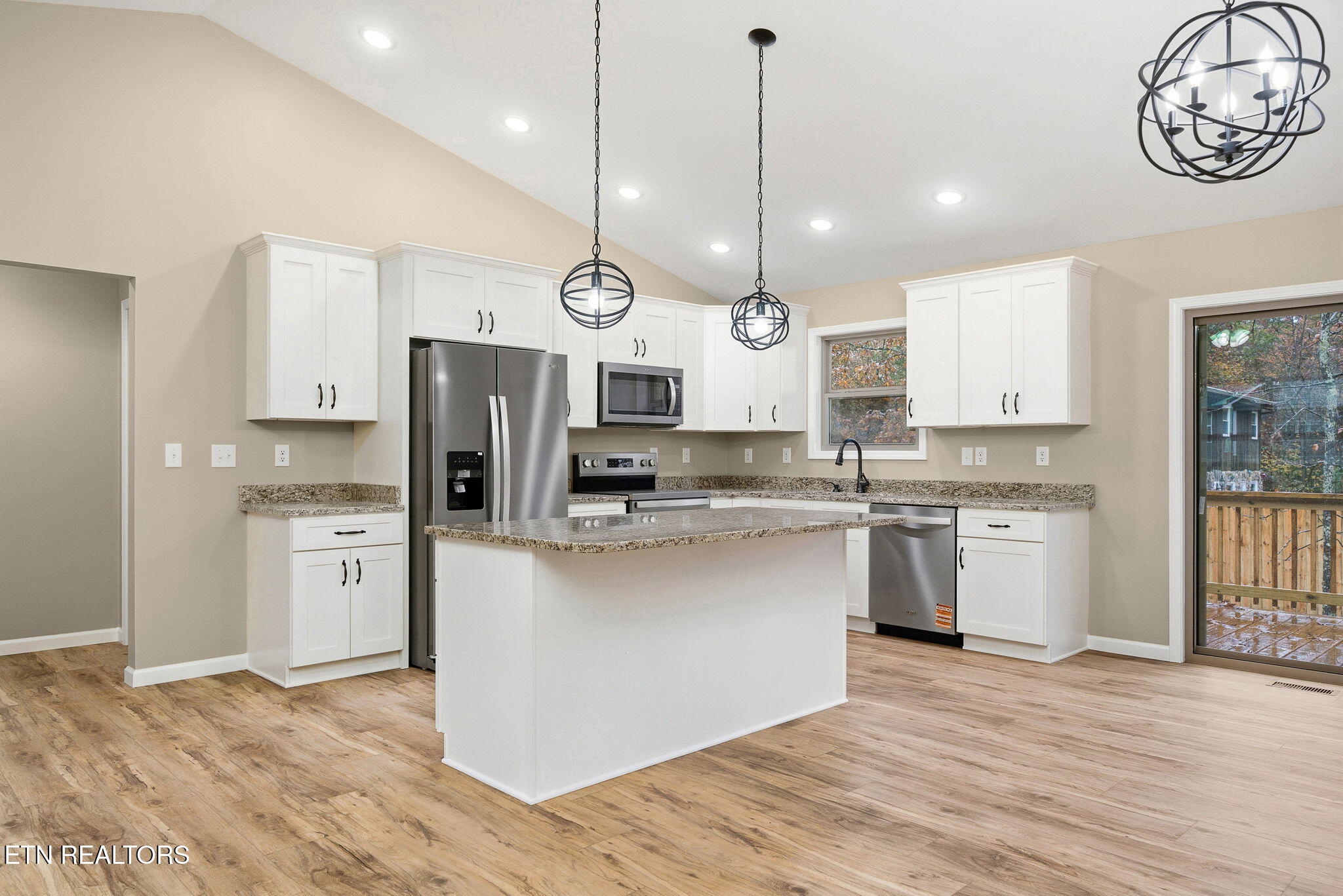 1001 Grey Eagle Drive Property Photo 11