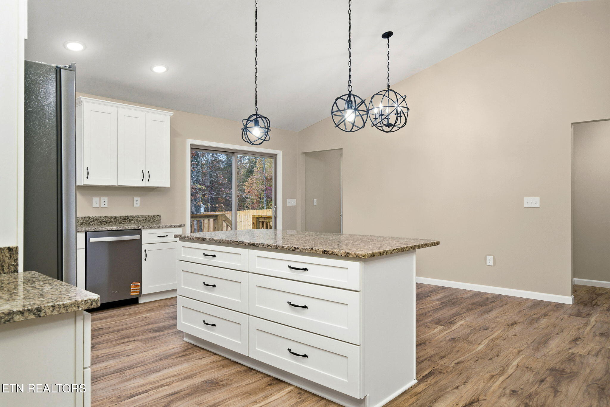 1001 Grey Eagle Drive Property Photo 13