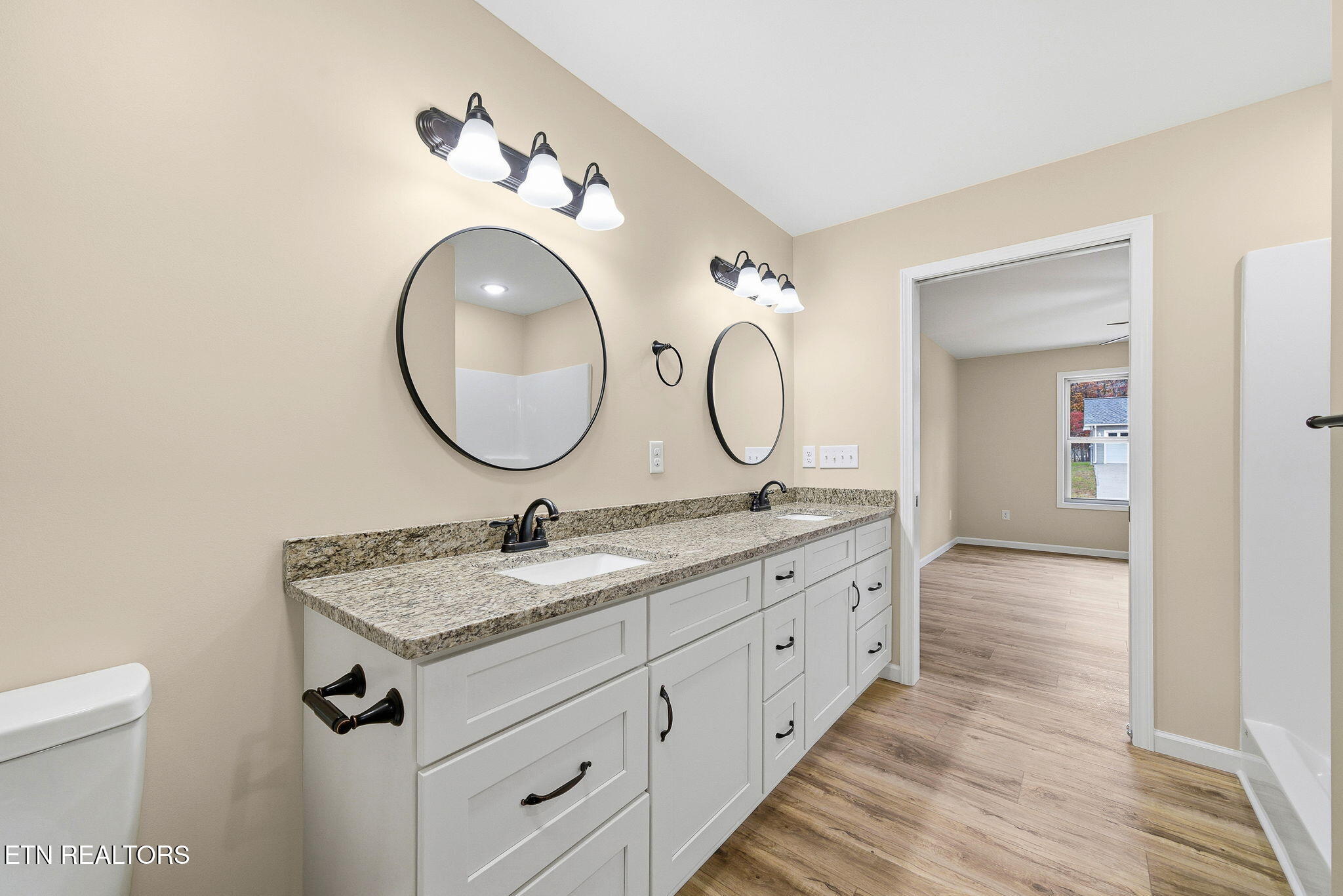 1001 Grey Eagle Drive Property Photo 21