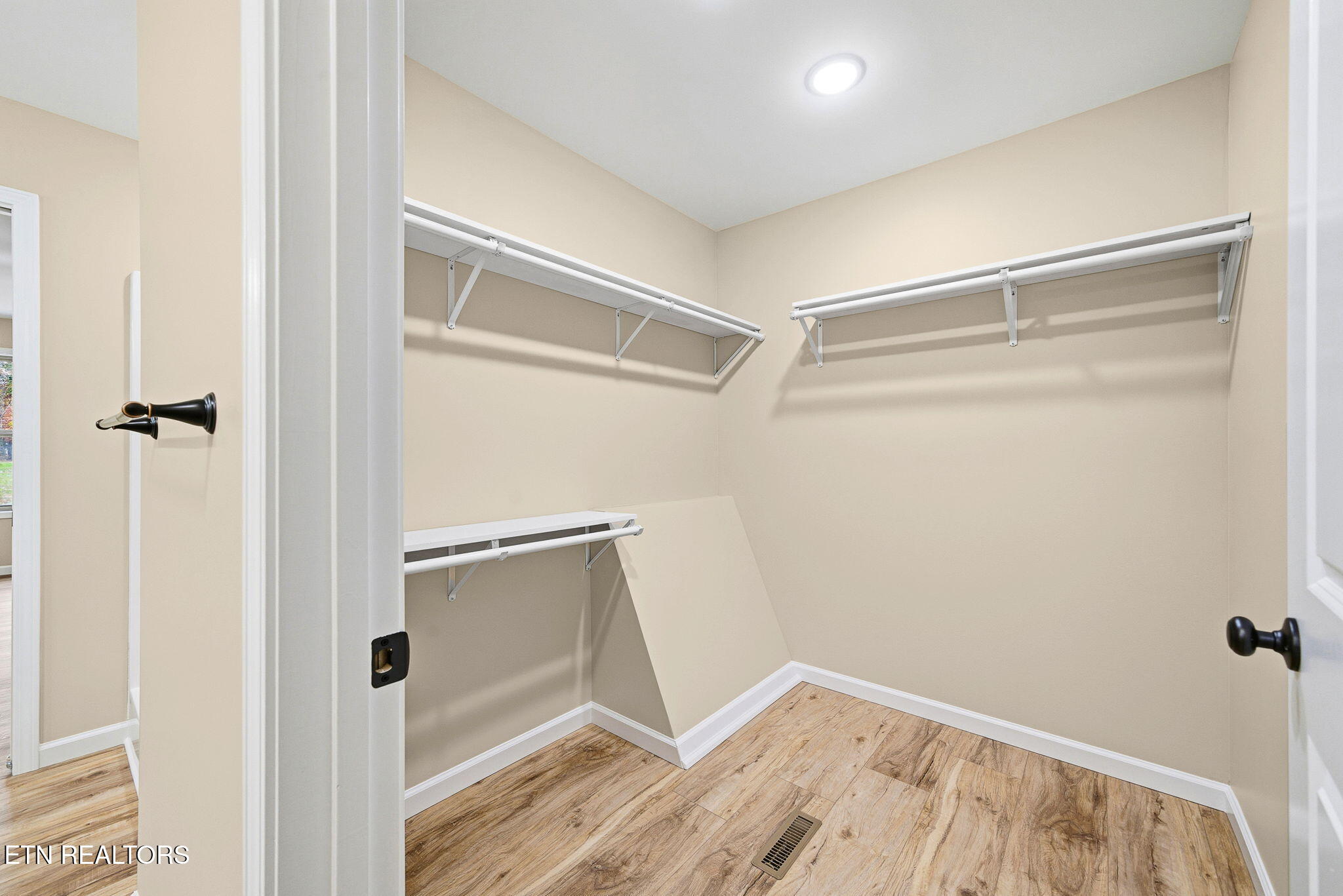 1001 Grey Eagle Drive Property Photo 23