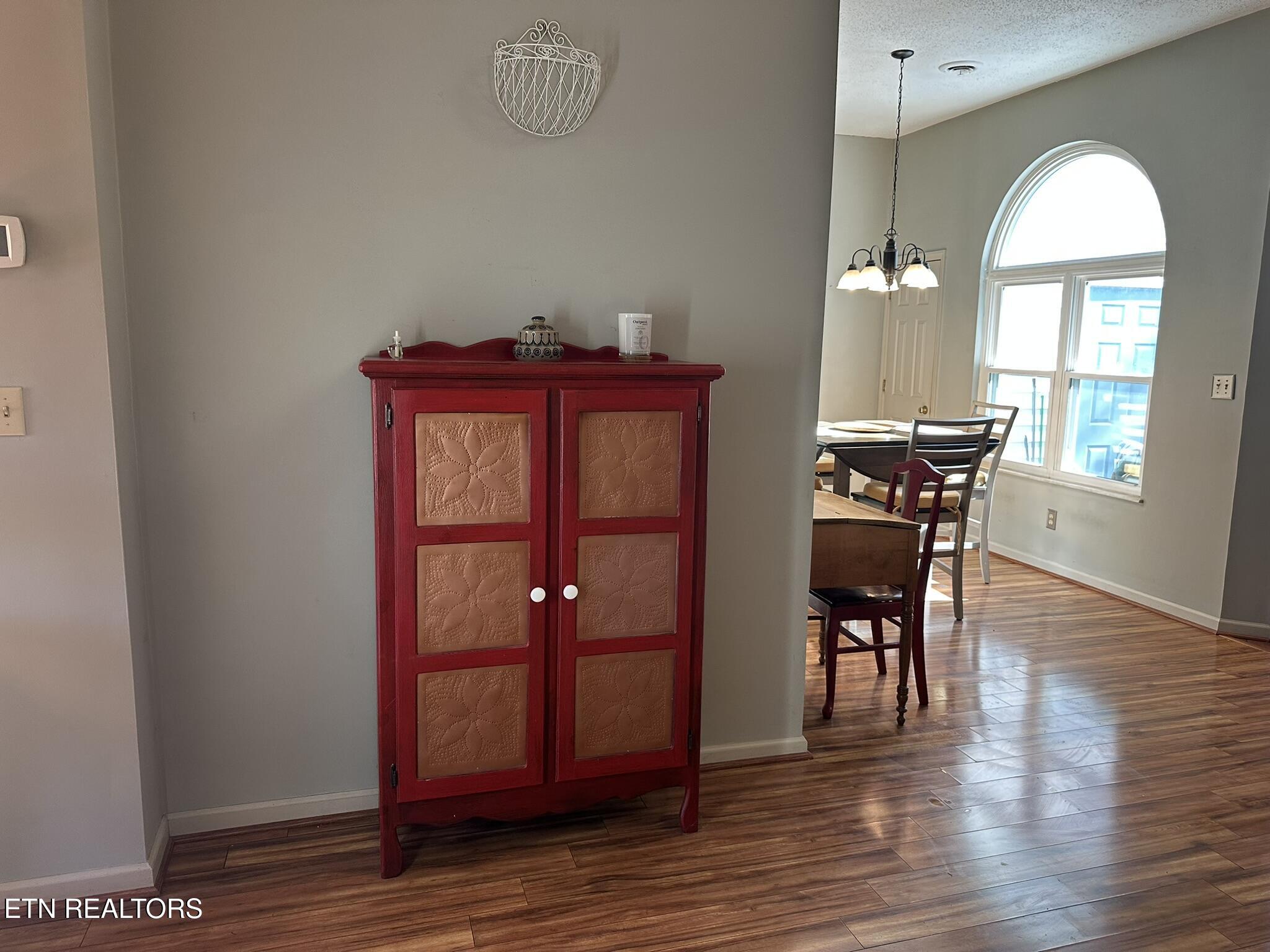 3404 Tupelo Way Property Photo 6