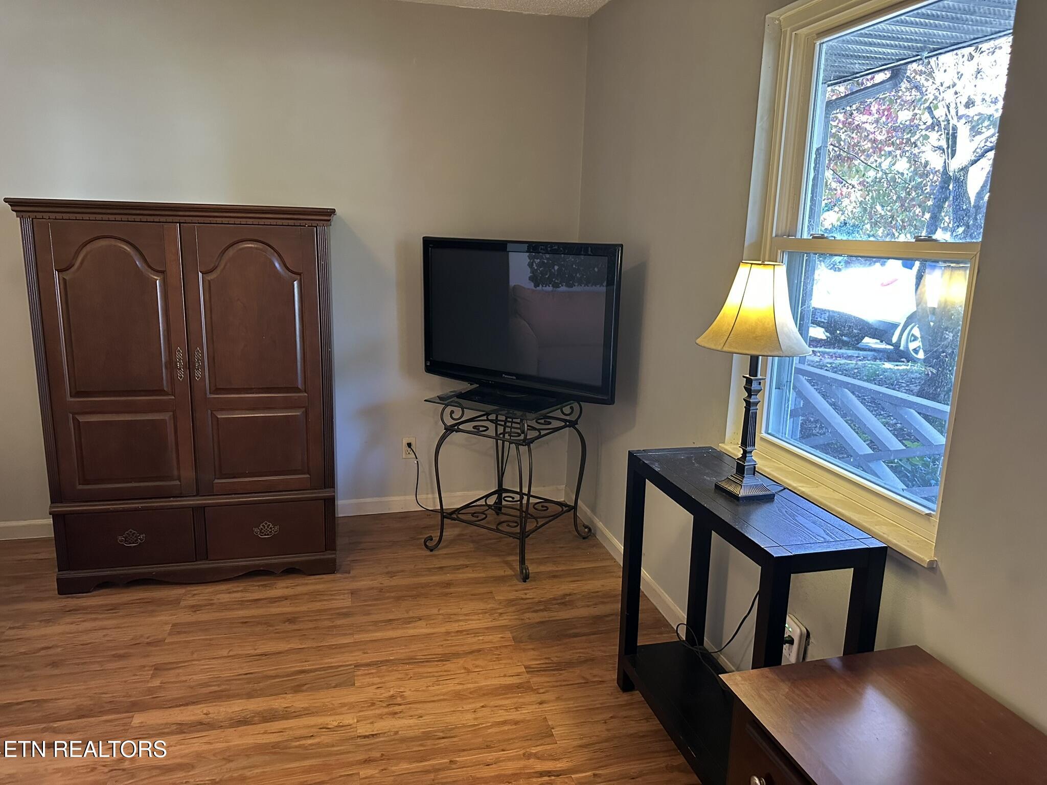 3404 Tupelo Way Property Photo 10