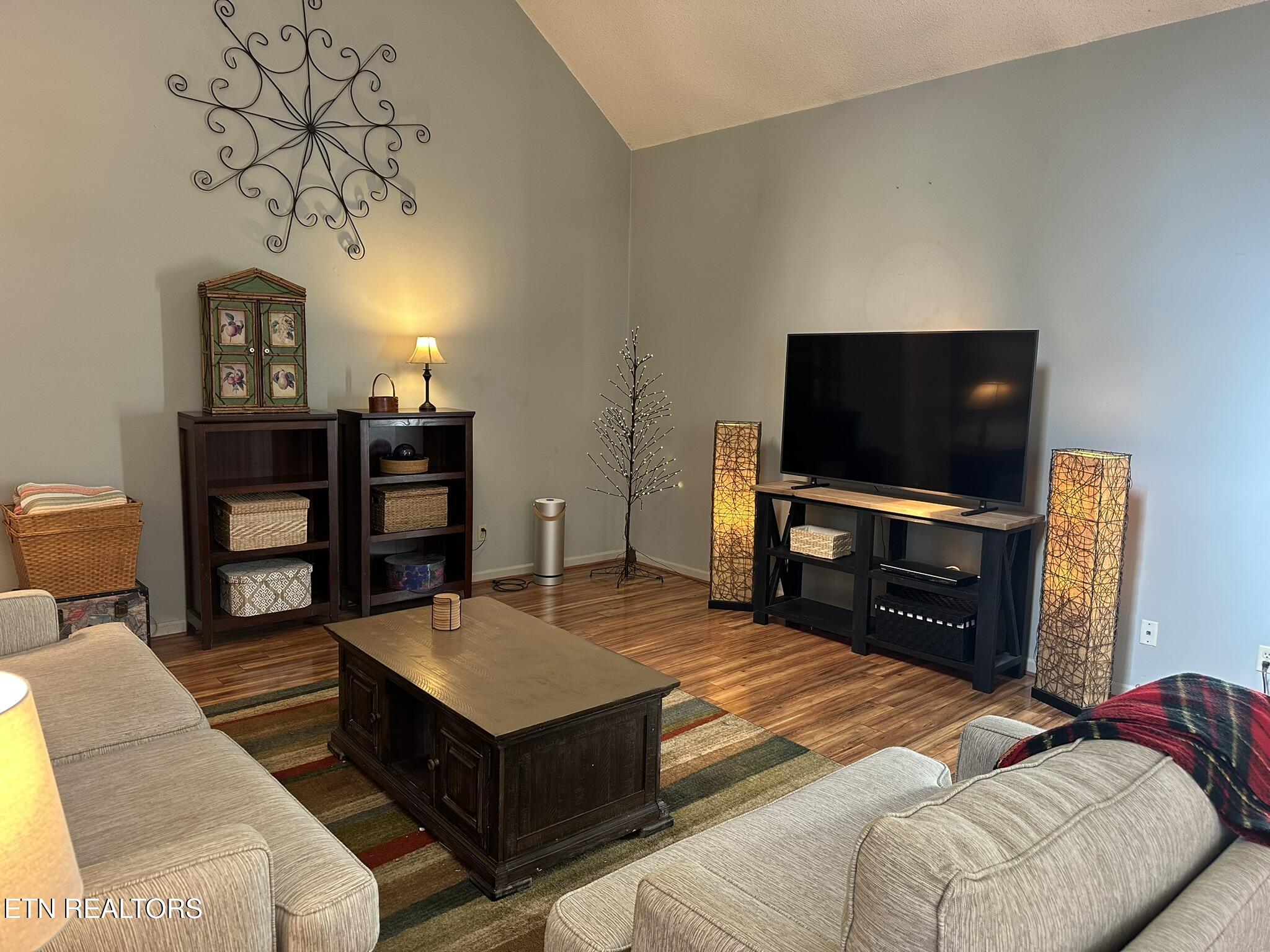 3404 Tupelo Way Property Photo 16