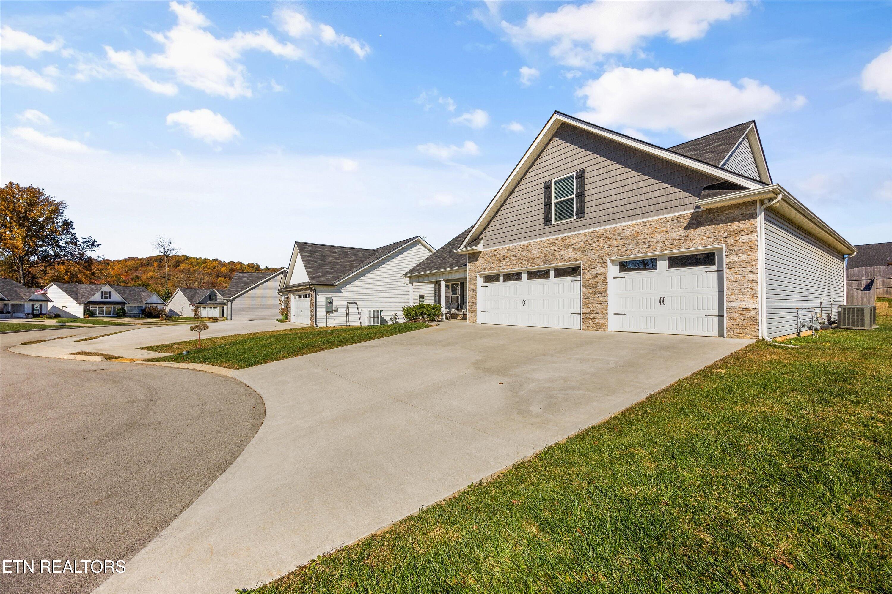 6564 Cara Cade Lane Property Photo 3