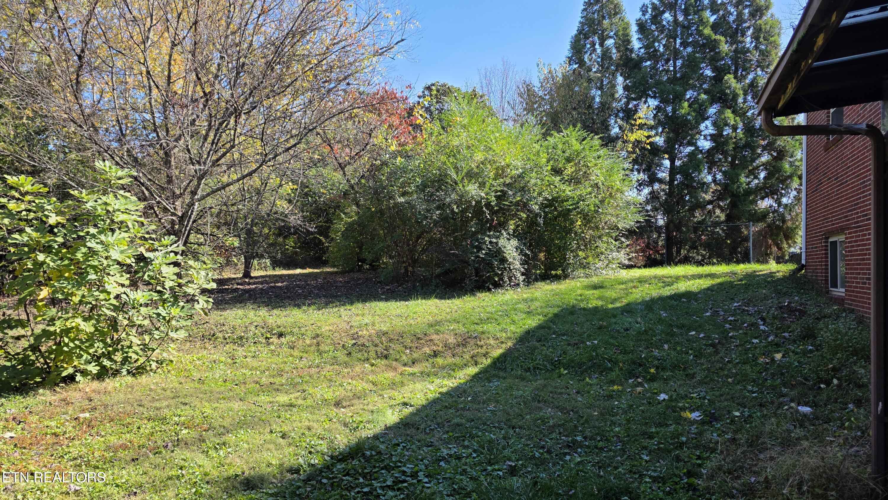 200 Suburban Rd Property Photo 4