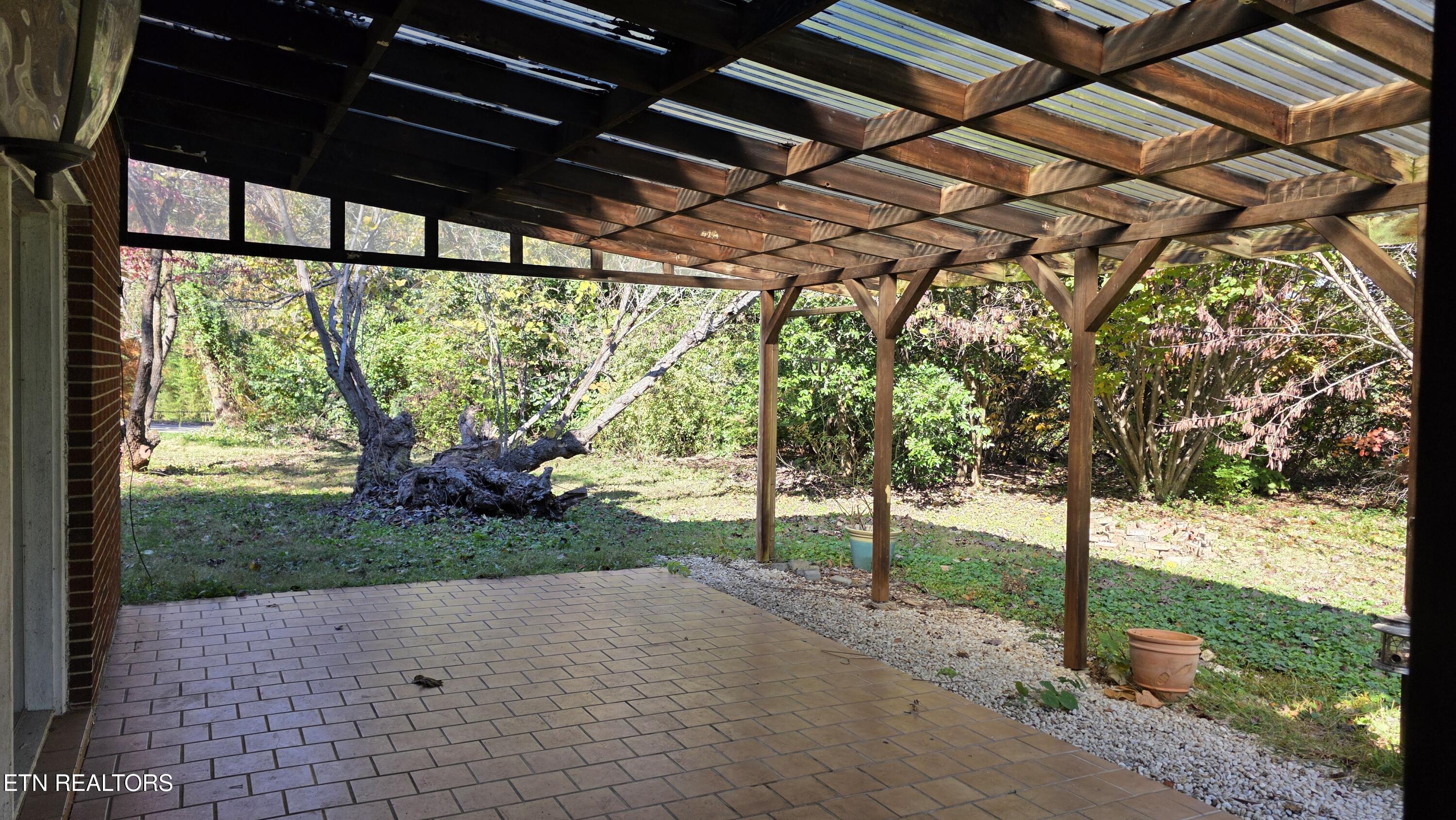 200 Suburban Rd Property Photo 5