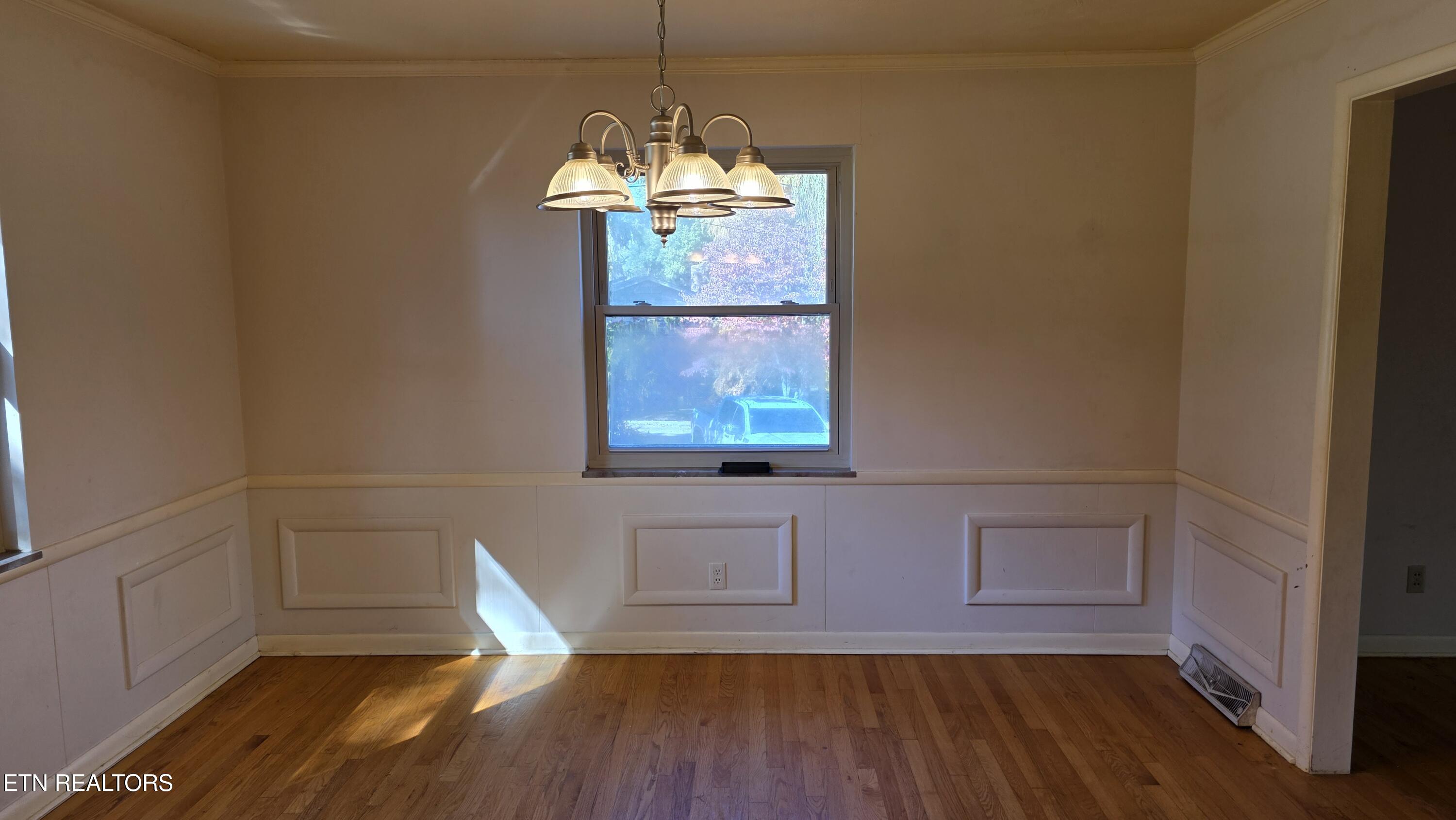 200 Suburban Rd Property Photo 10