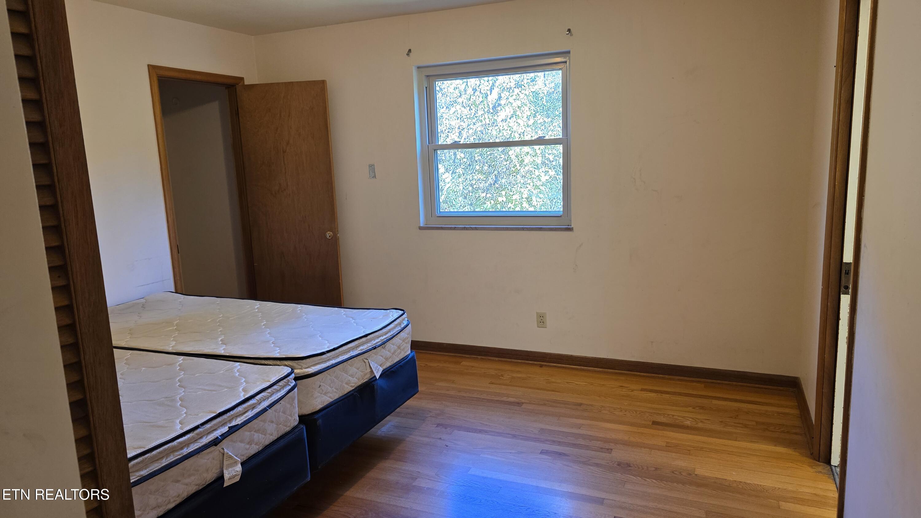 200 Suburban Rd Property Photo 17