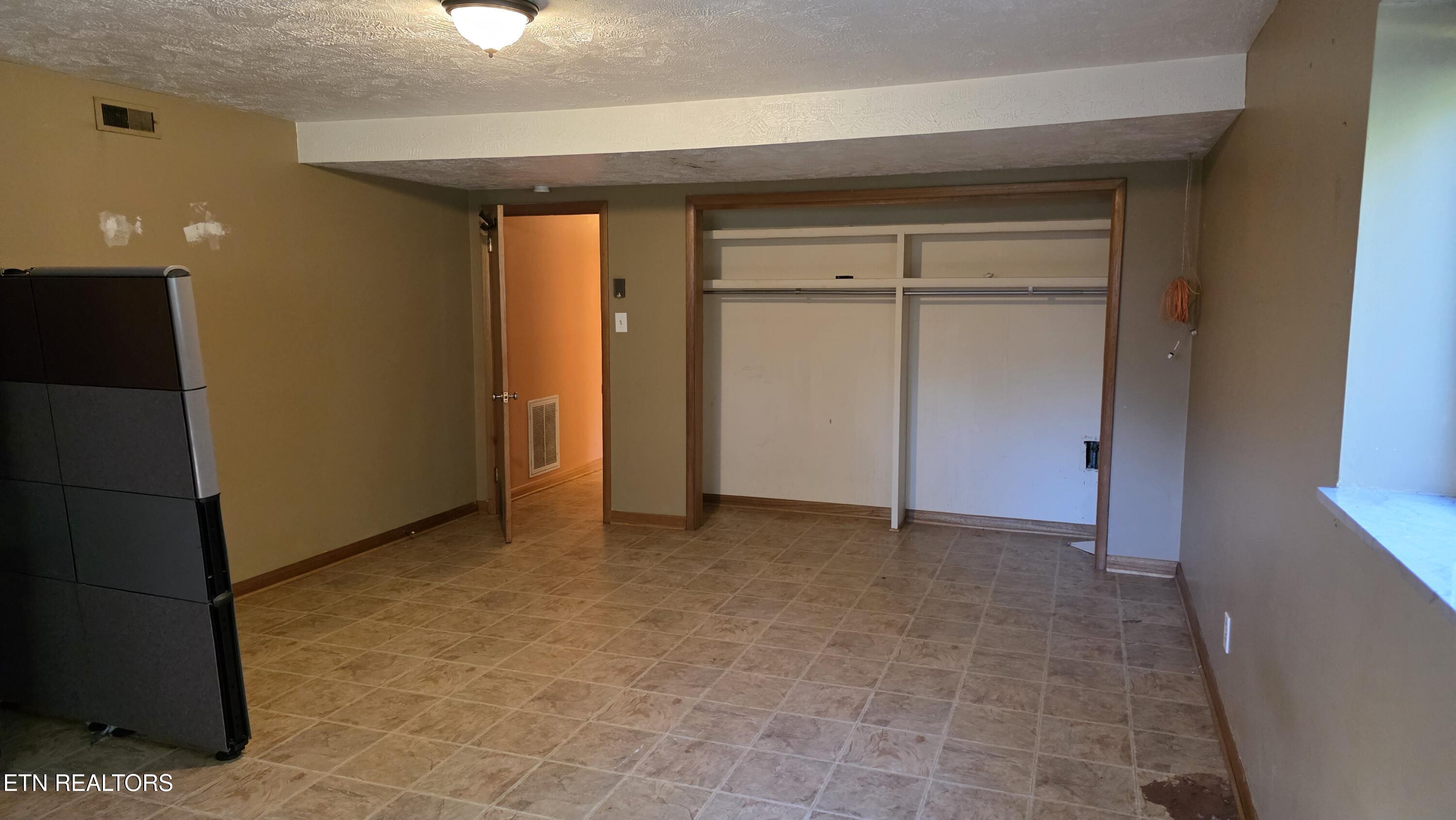 200 Suburban Rd Property Photo 24