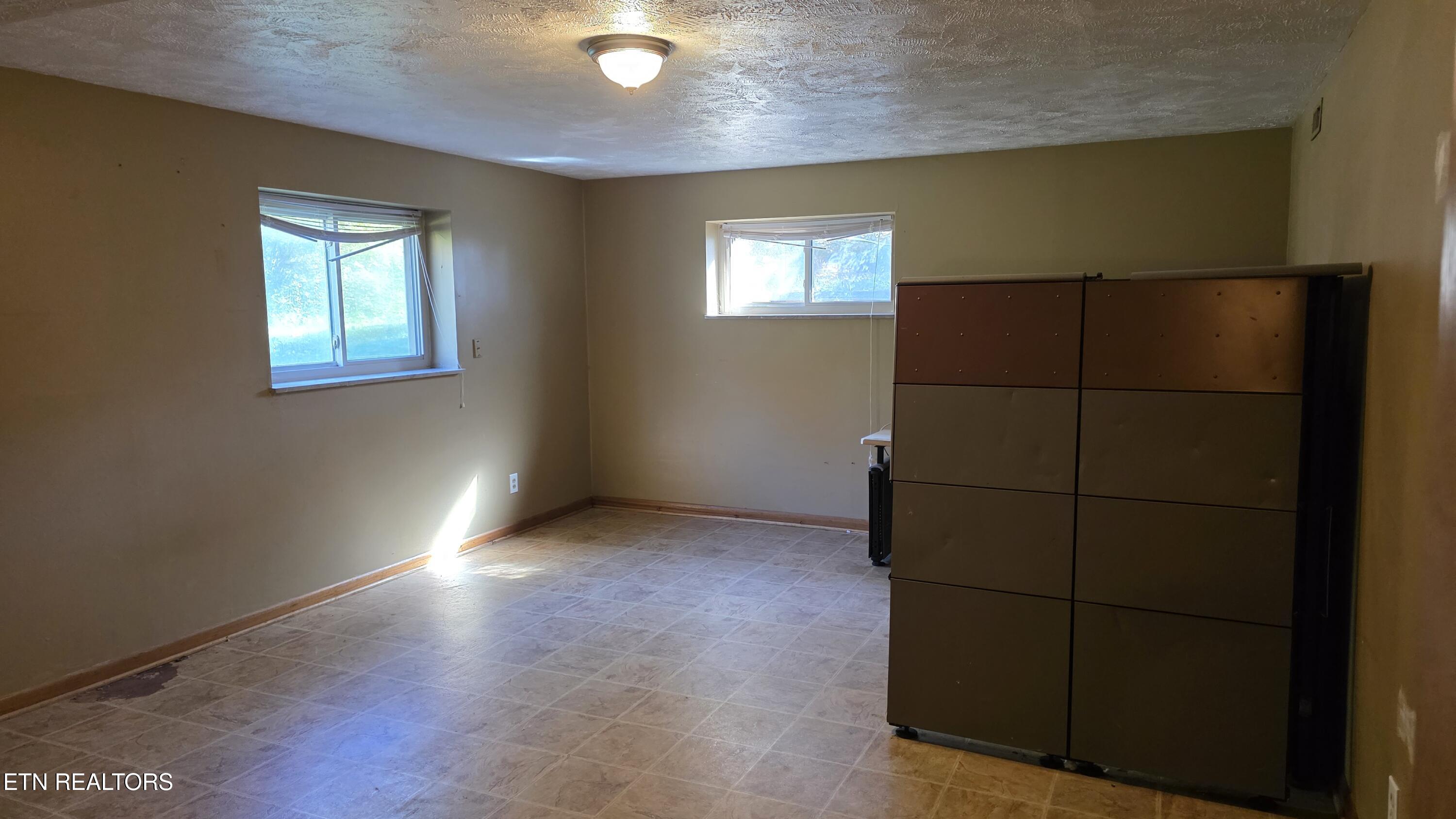 200 Suburban Rd Property Photo 25