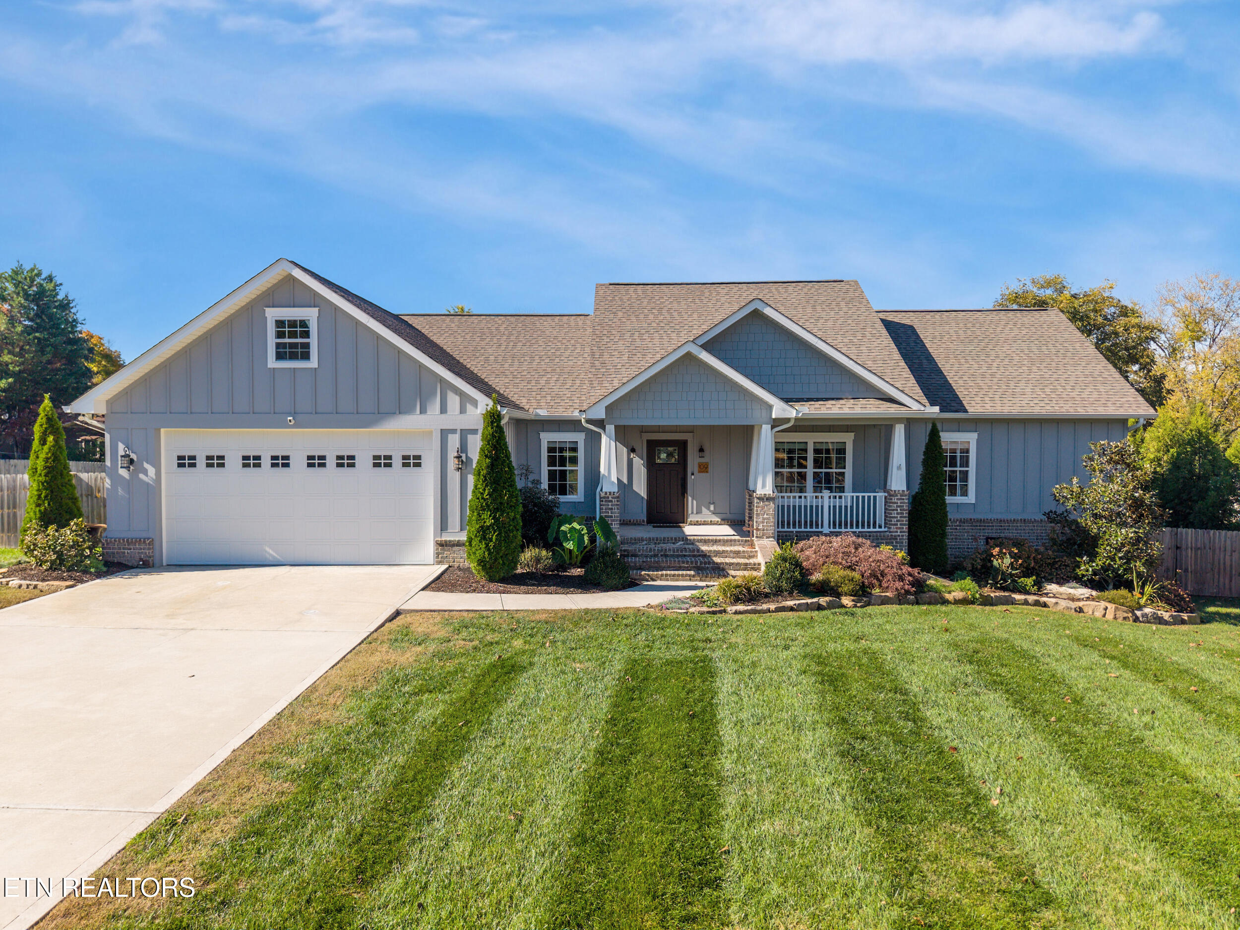 109 Essex Drive Property Photo 1