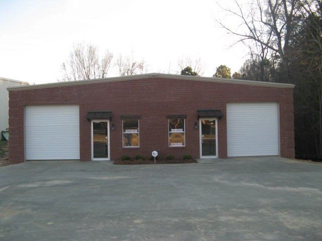 905 W Northside Drive Property Photo 1