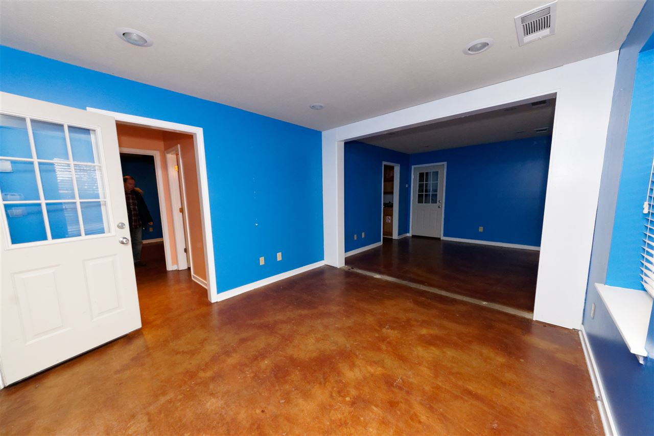 905 W Northside Drive Property Photo 17