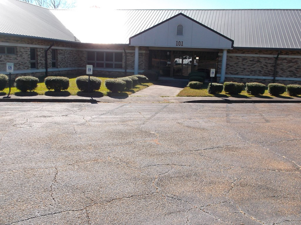 101 Hospital Drive Property Photo 3