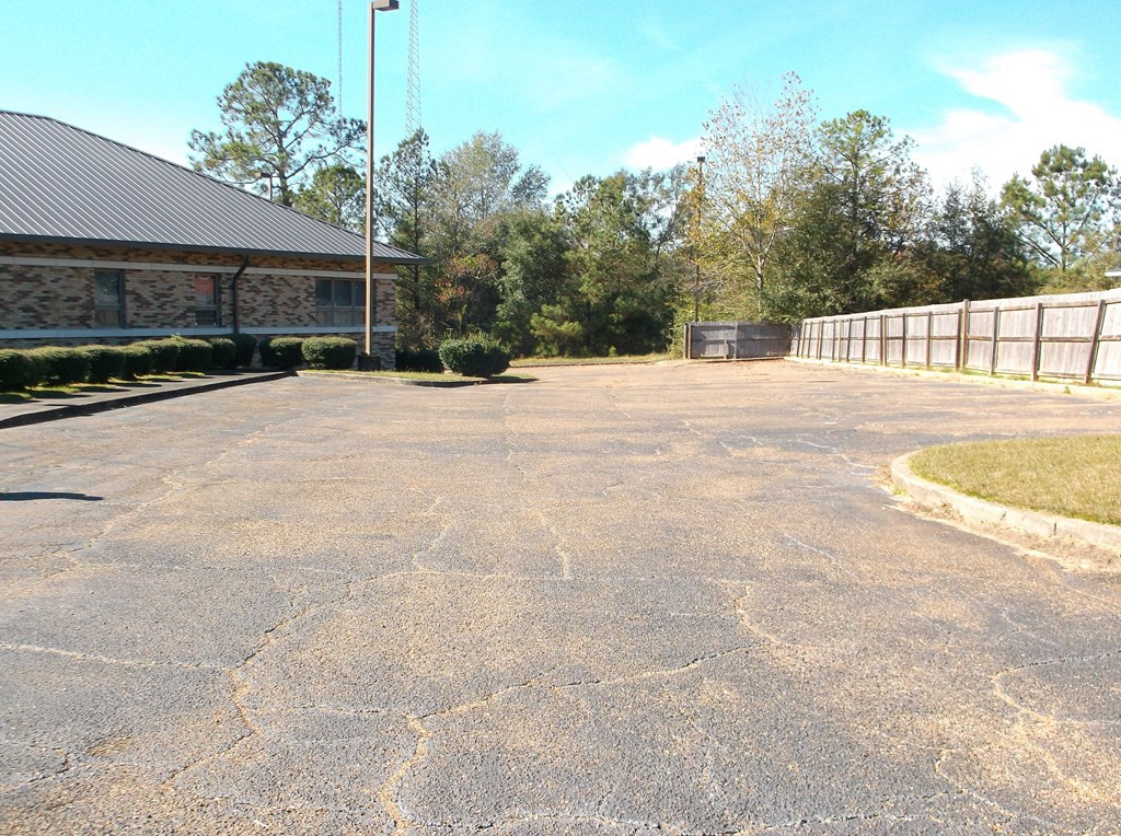 101 Hospital Drive Property Photo 20