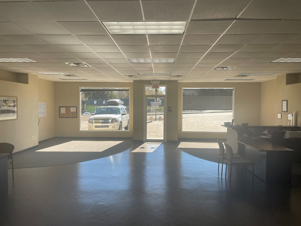 714 Brookway Boulevard Property Photo 2