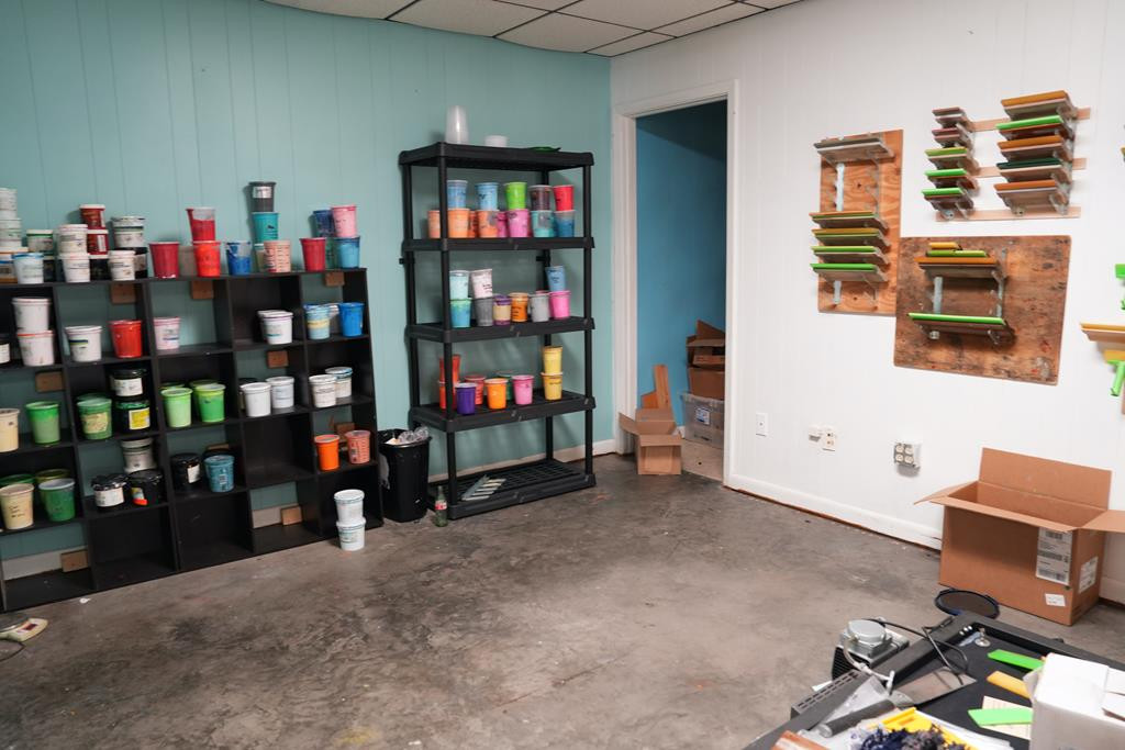 210 S Broad Way Property Photo 18