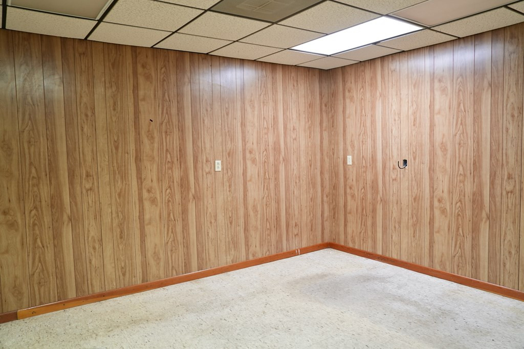 210 S Broad Way Property Photo 19