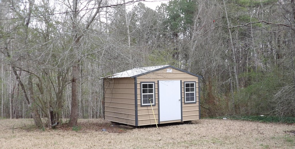 1004 White Oak St Property Photo 3