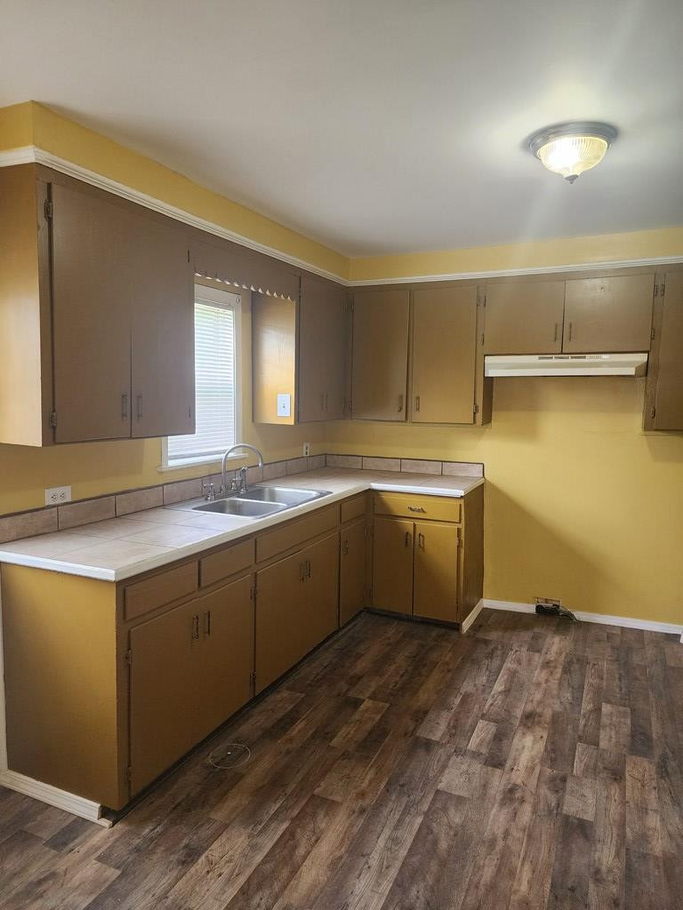 1004 White Oak St Property Photo 9