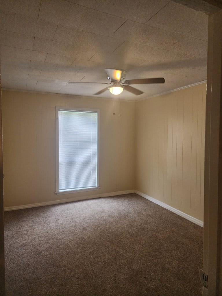 1004 White Oak St Property Photo 12