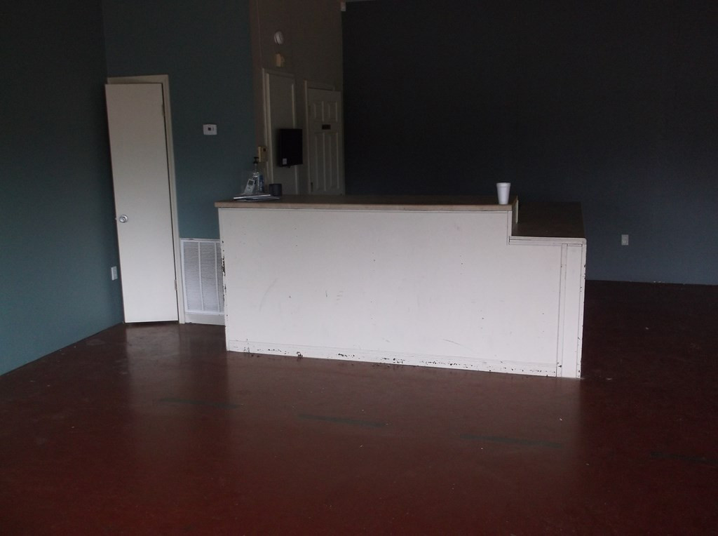 903 S Locust Street Property Photo 2