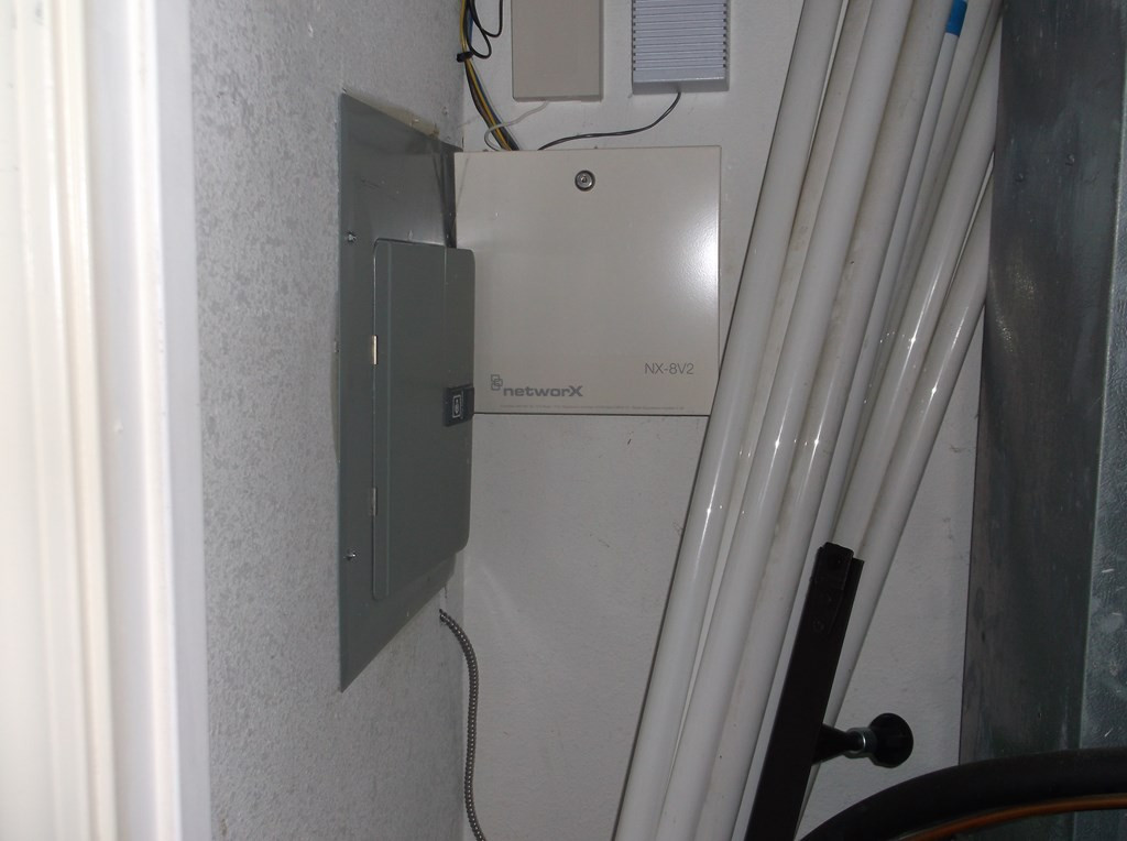 903 S Locust Street Property Photo 6