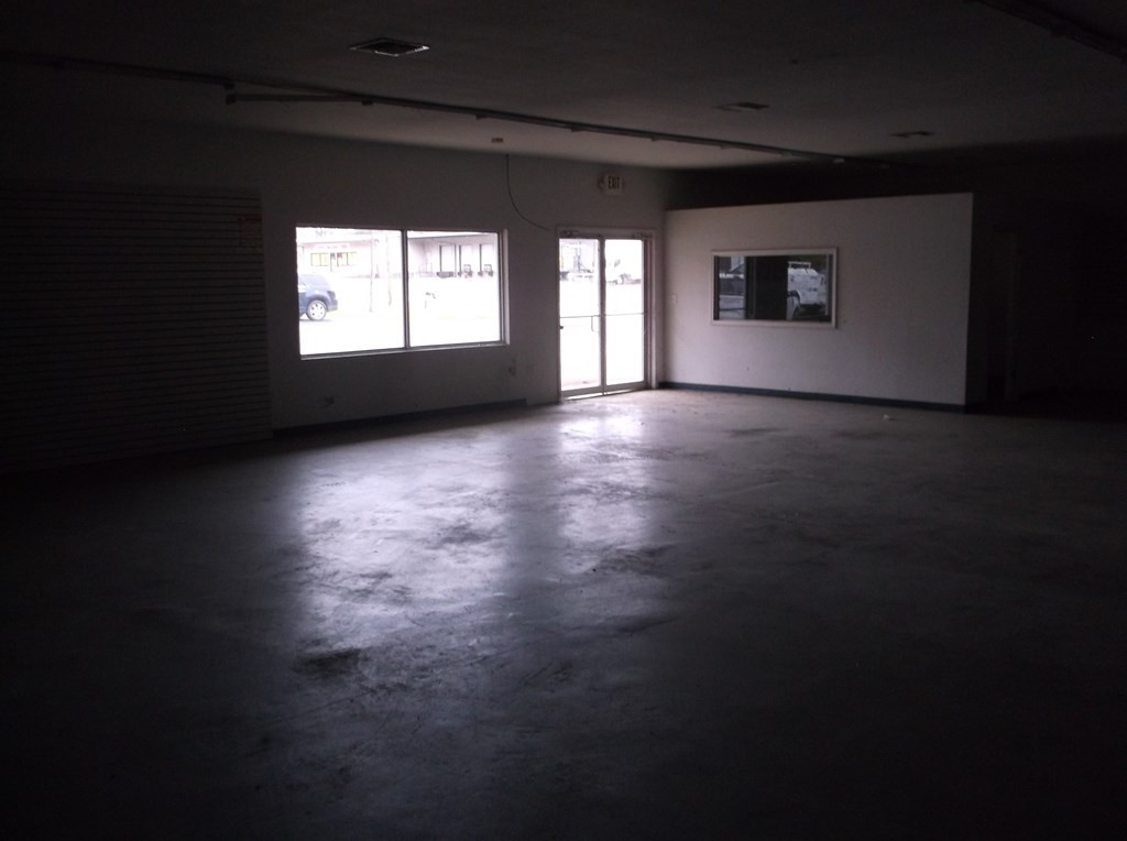 903 S Locust Street Property Photo 13