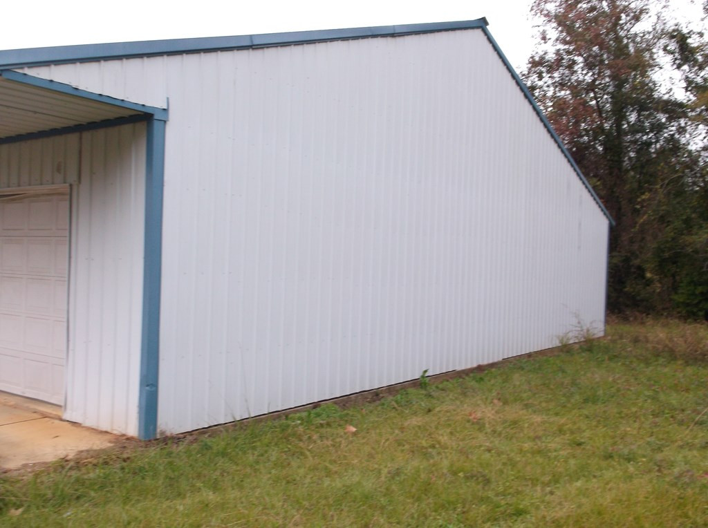 903 S Locust Street Property Photo 17